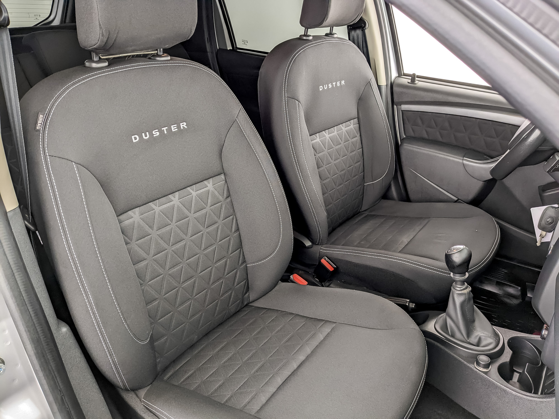 RENAULT Duster 1.60 (114 л.с), механическая, 2017, пробег 87 399 км
