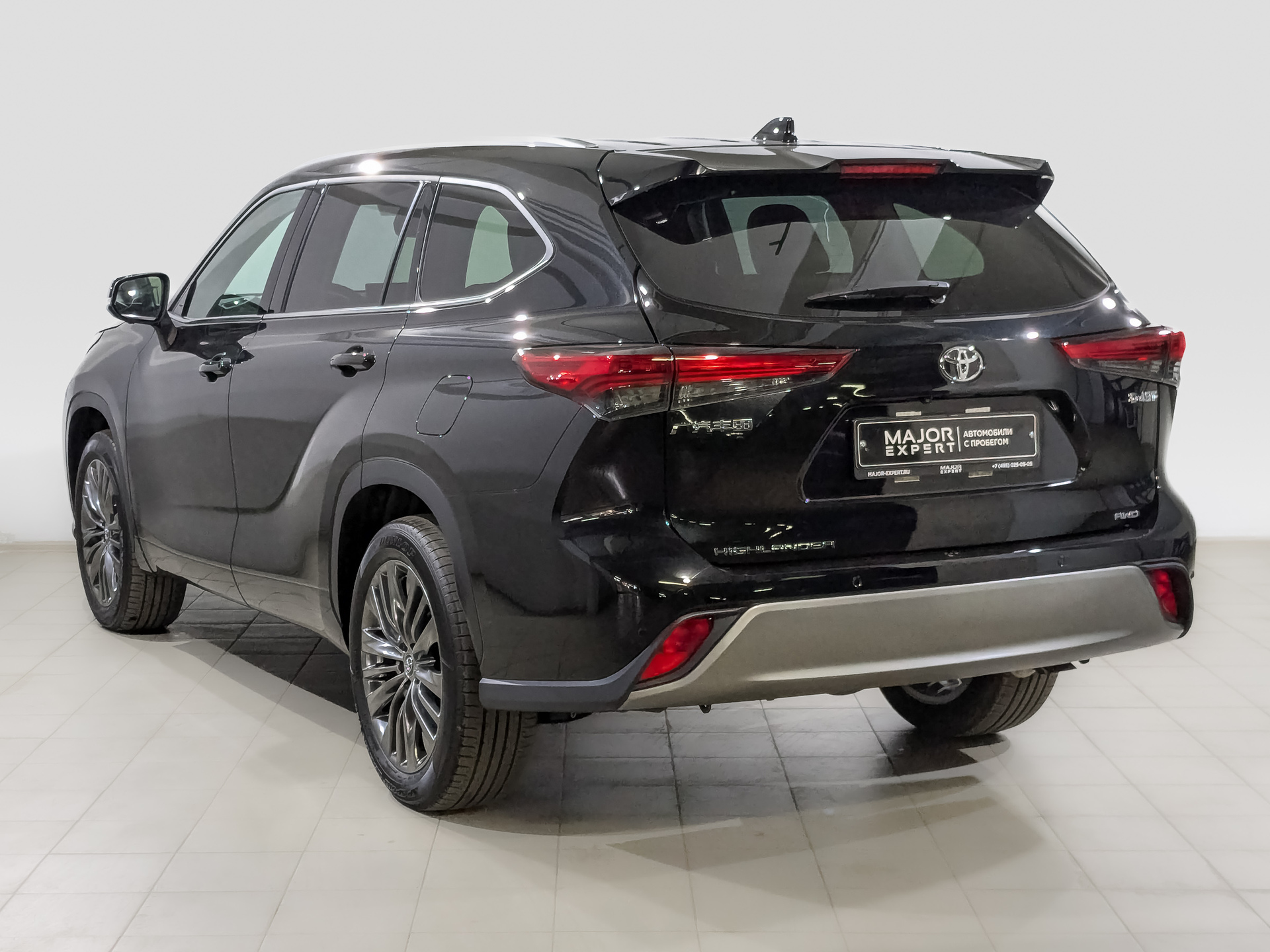 TOYOTA Highlander 2.00 (248 л.с), автомат, 2026, пробег 294 км