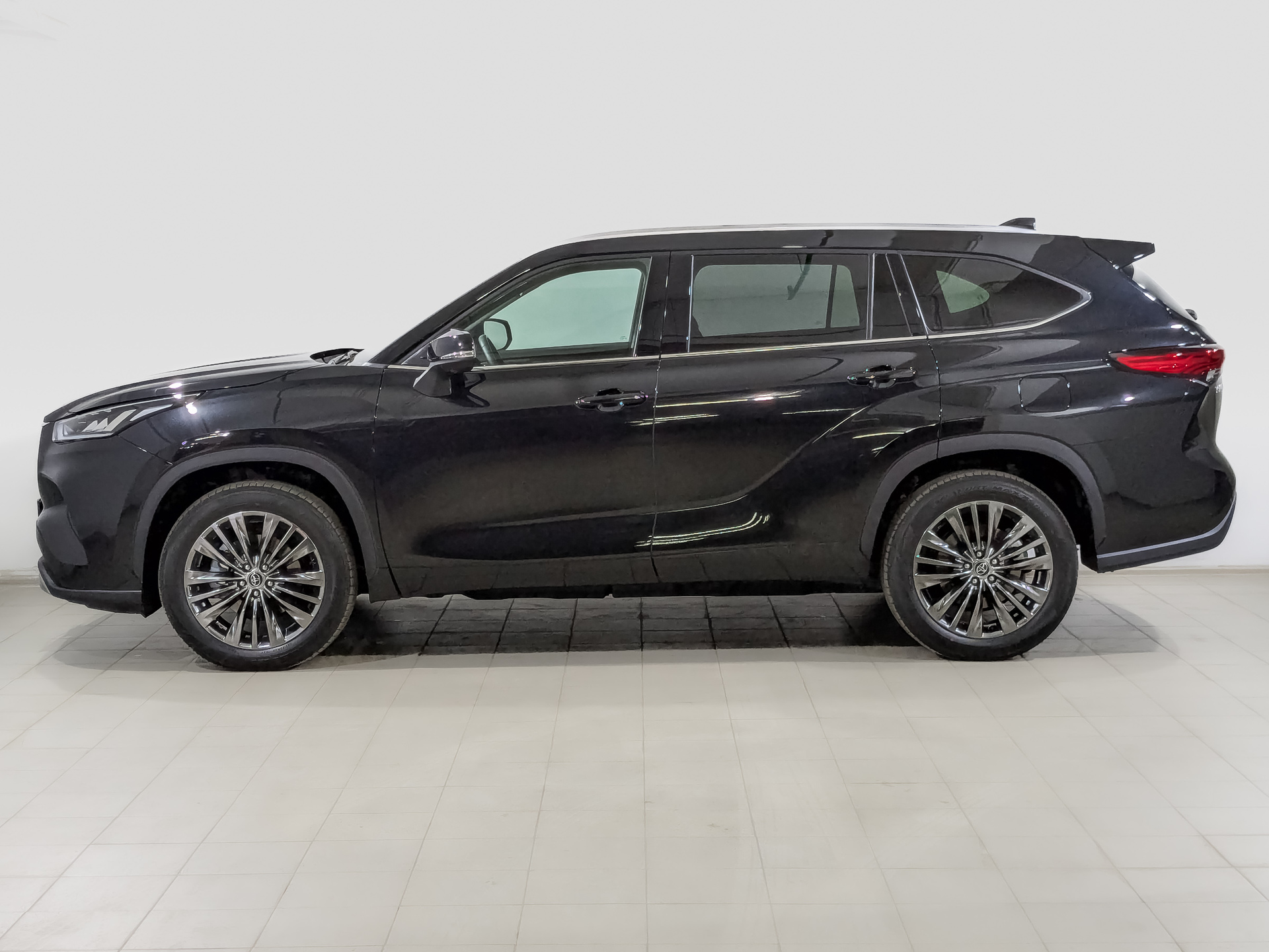TOYOTA Highlander 2.00 (248 л.с), автомат, 2026, пробег 294 км