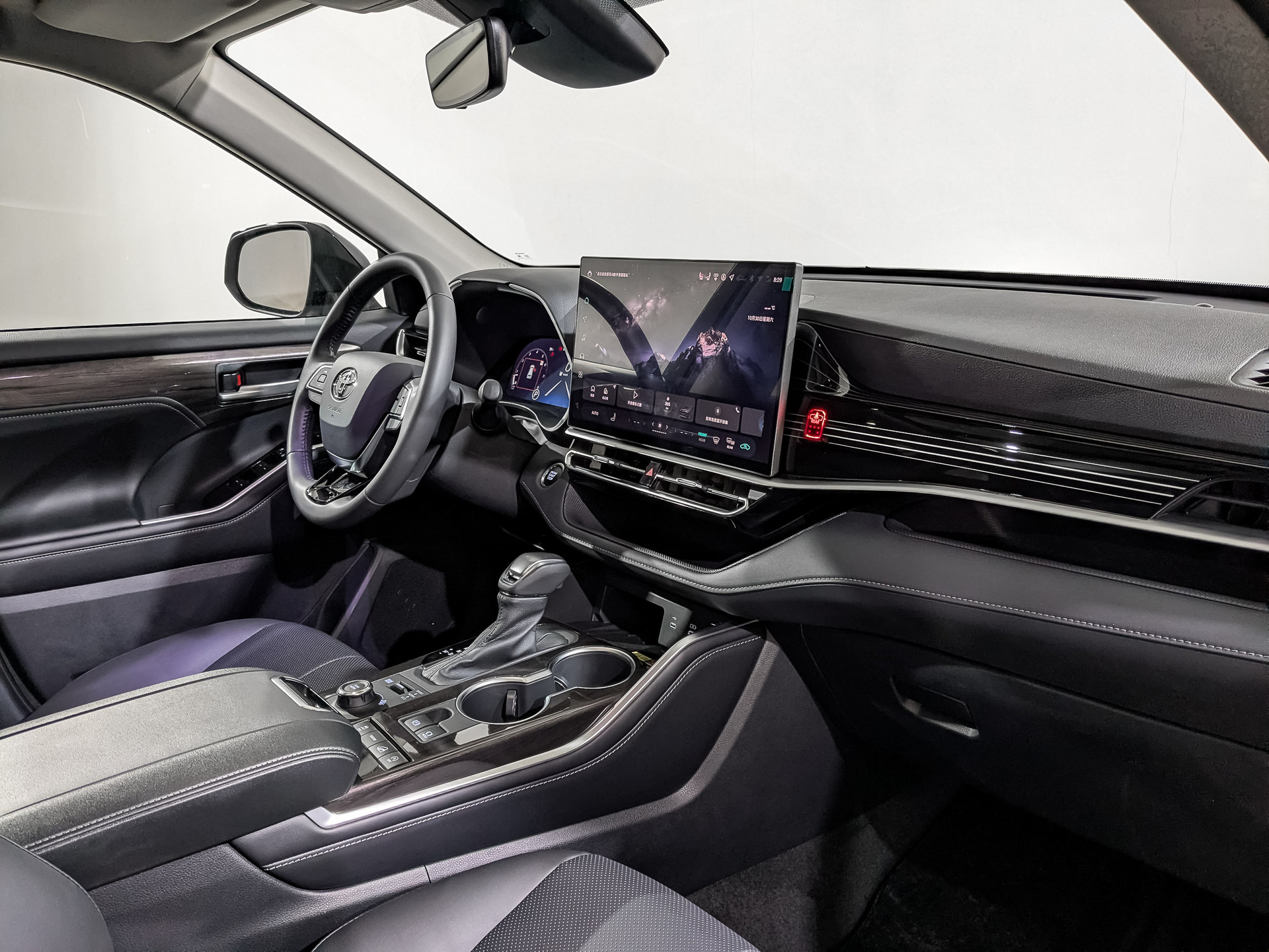 TOYOTA Highlander 2.00 (248 л.с), автомат, 2026, пробег 294 км