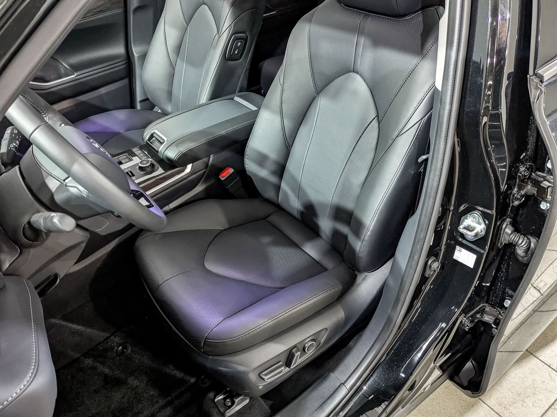 TOYOTA Highlander 2.00 (248 л.с), автомат, 2026, пробег 294 км