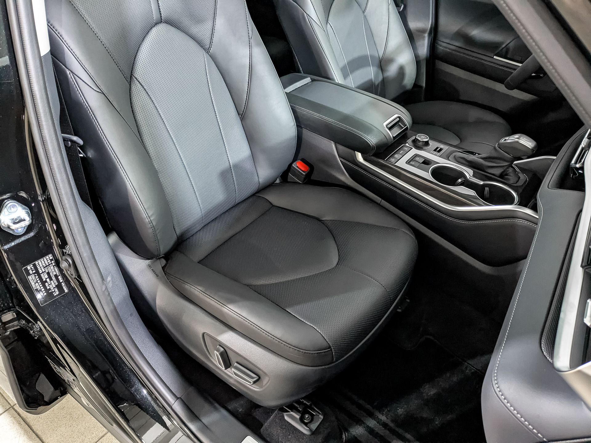 TOYOTA Highlander 2.00 (248 л.с), автомат, 2026, пробег 294 км