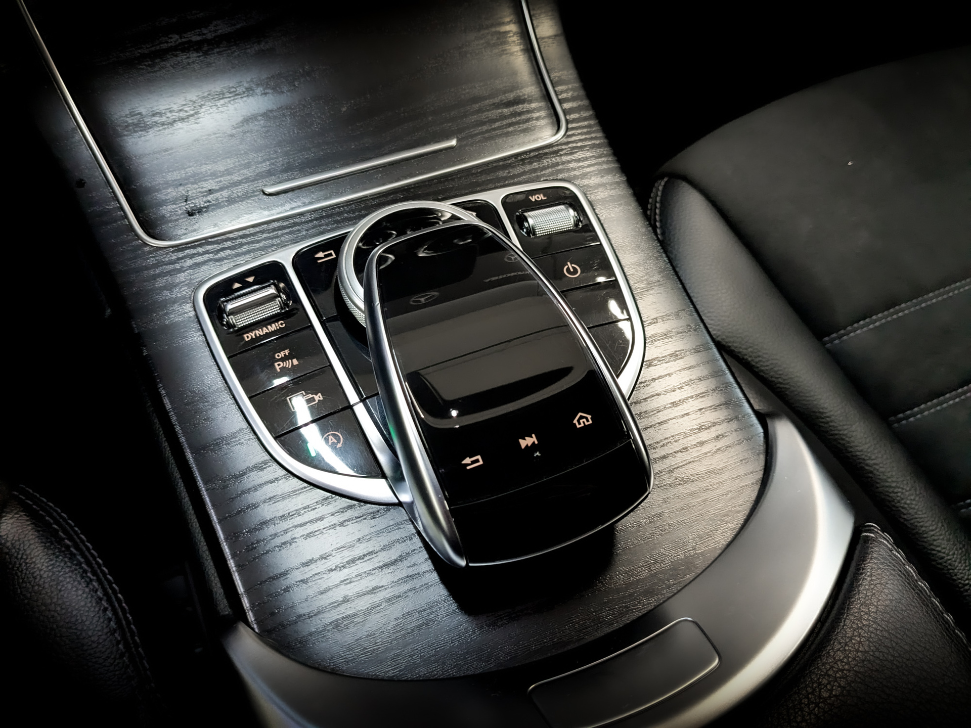 MERCEDES-BENZ C-Класс 1.60 (150 л.с), автомат, 2019, пробег 127 233 км