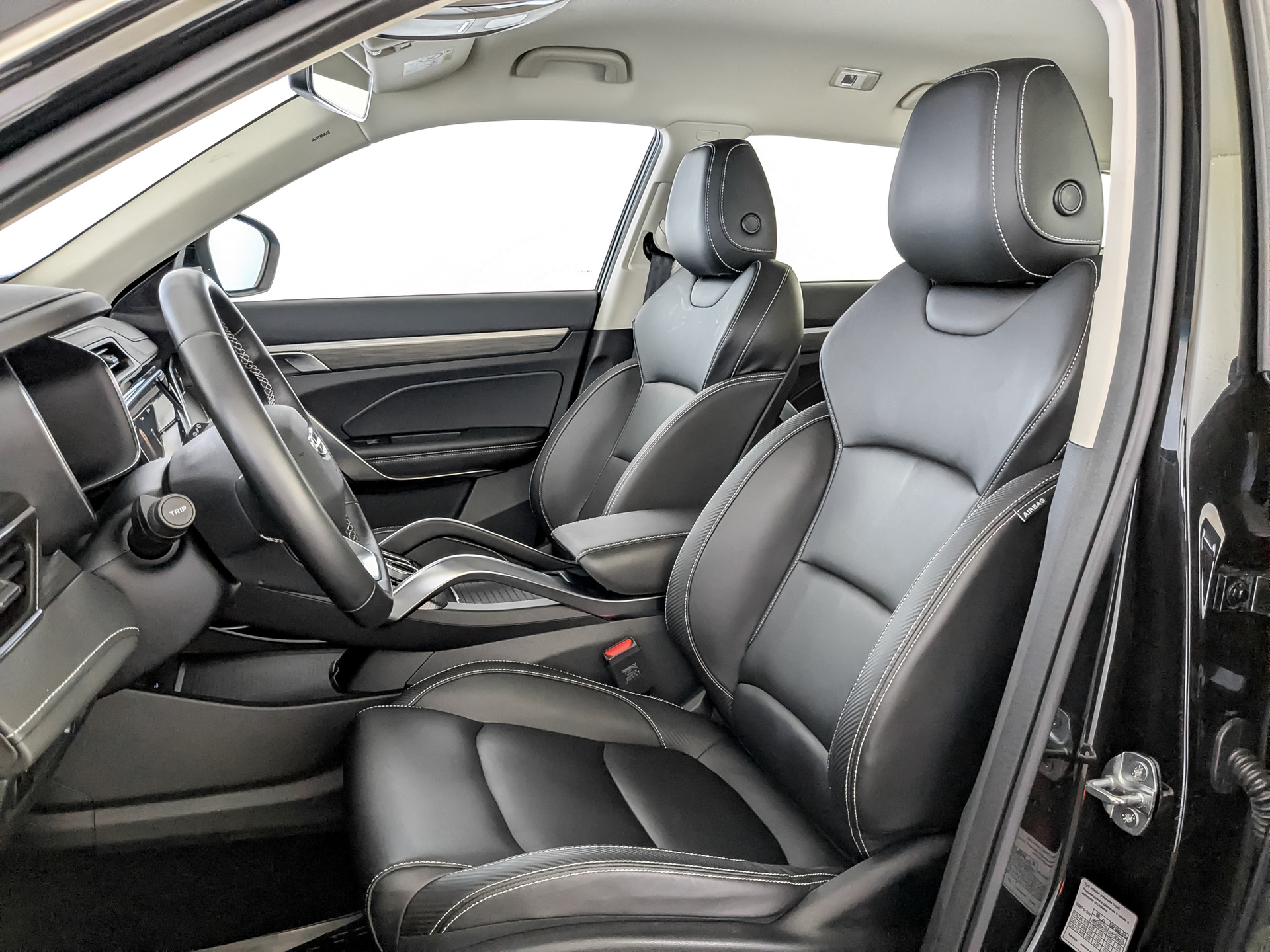 GEELY Atlas Pro 1.50 (177 л.с), автомат, 2023, пробег 22 127 км