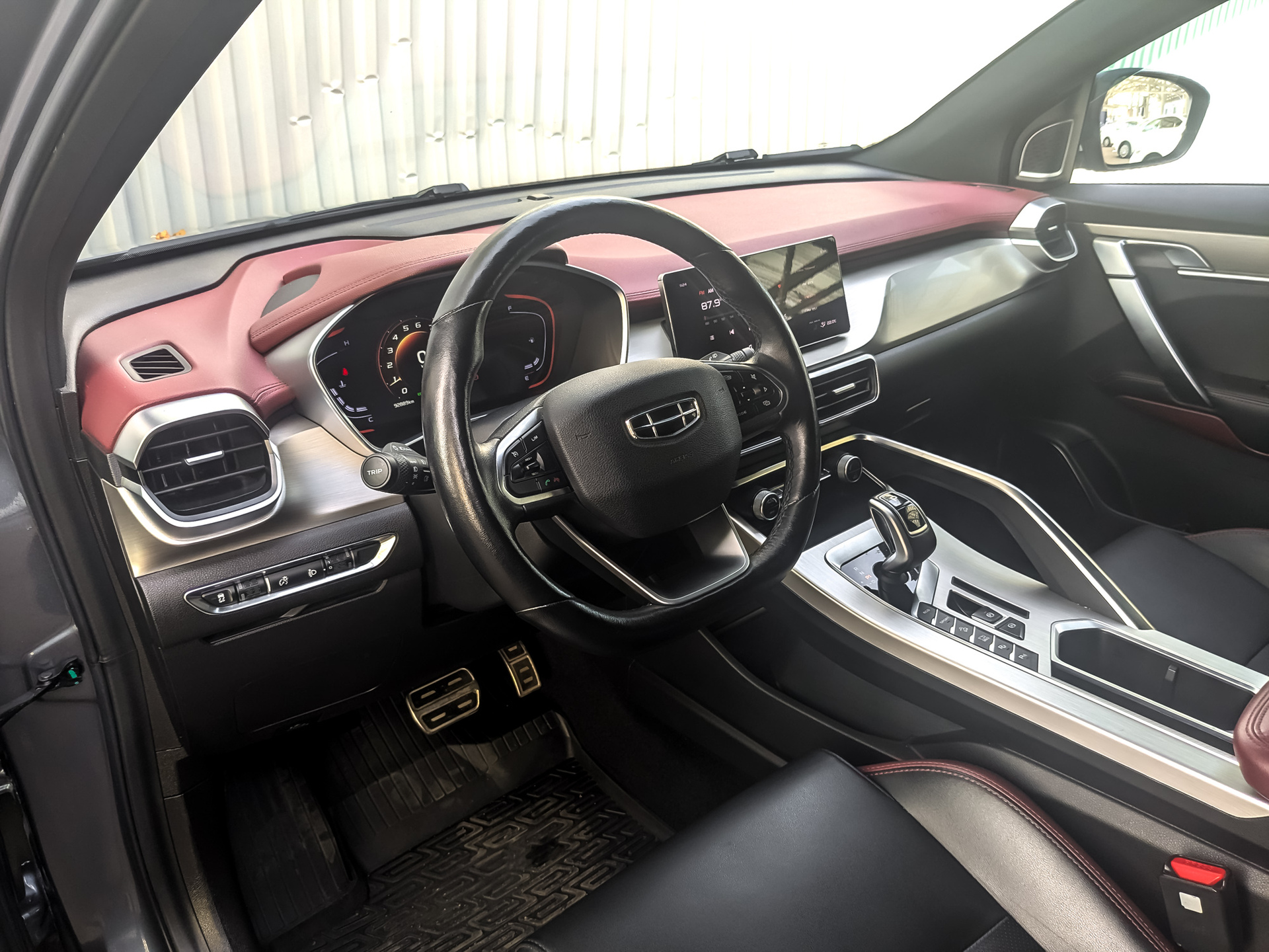GEELY Coolray 1.50 (149 л.с), автомат, 2021, пробег 92 755 км