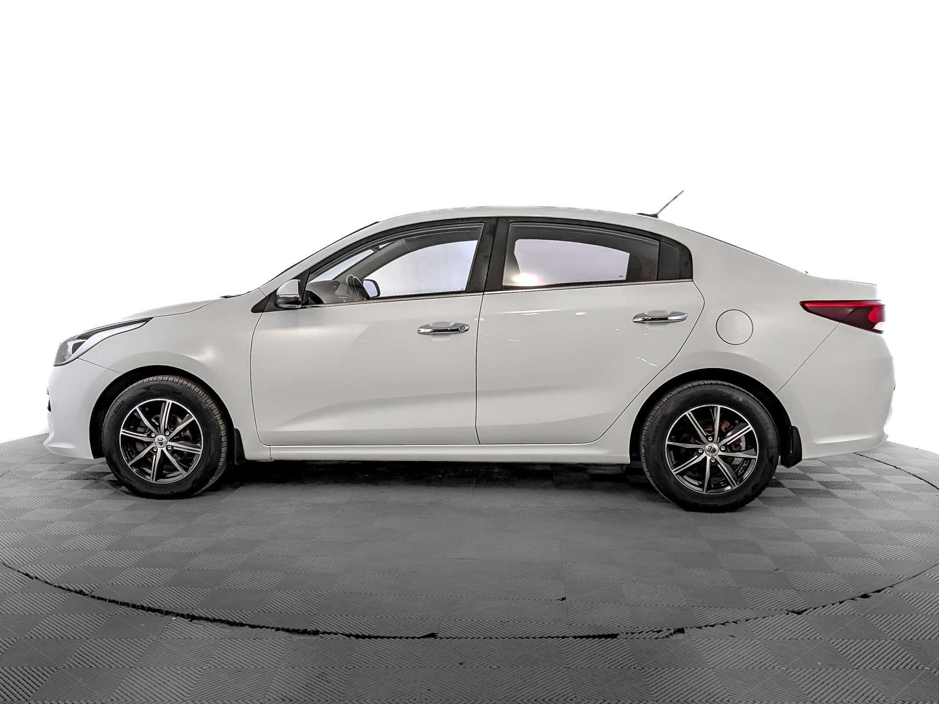 KIA Rio 1.60 (123 л.с), автомат, 2017, пробег 71 225 км