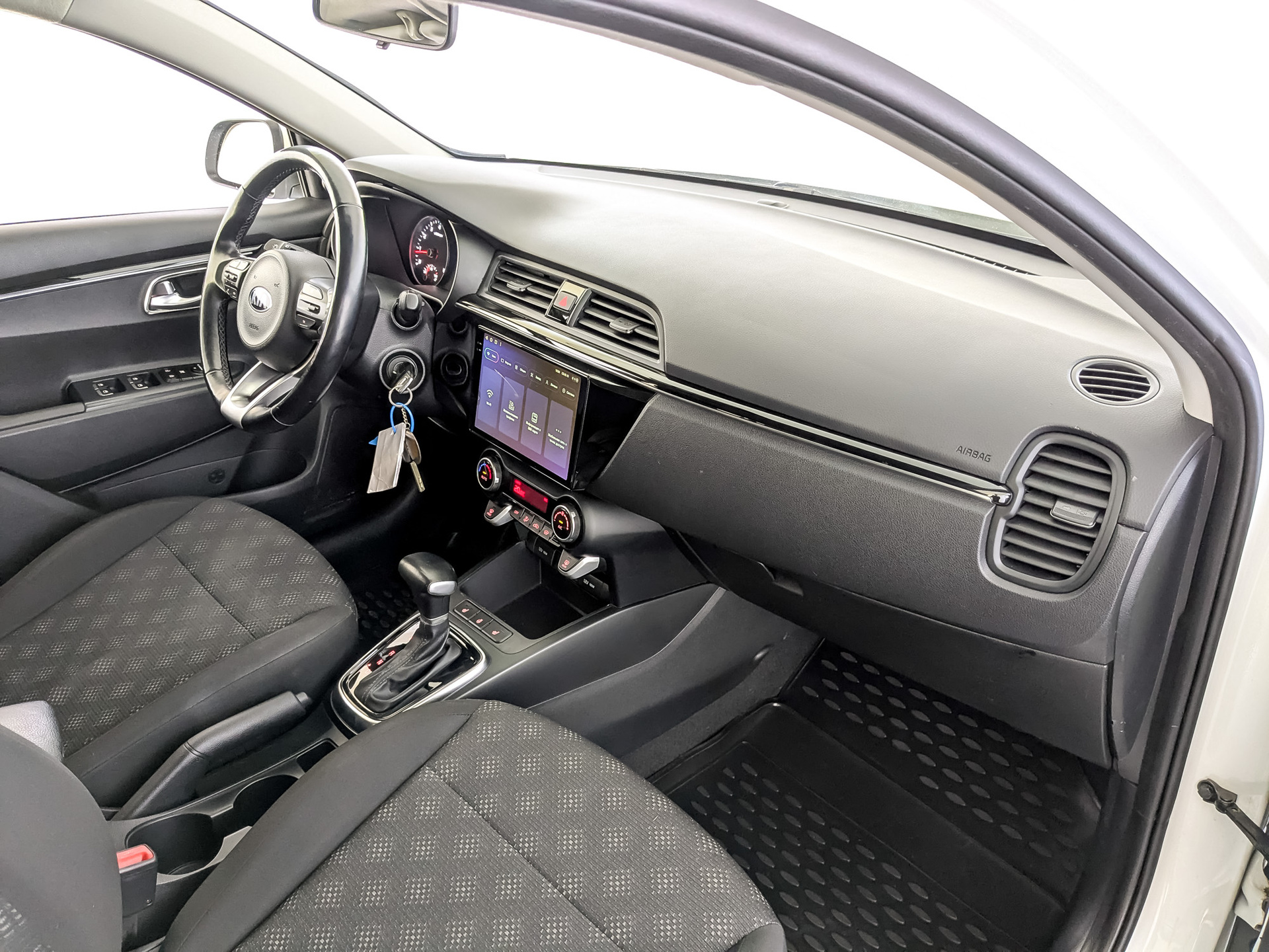 KIA Rio 1.60 (123 л.с), автомат, 2017, пробег 71 225 км