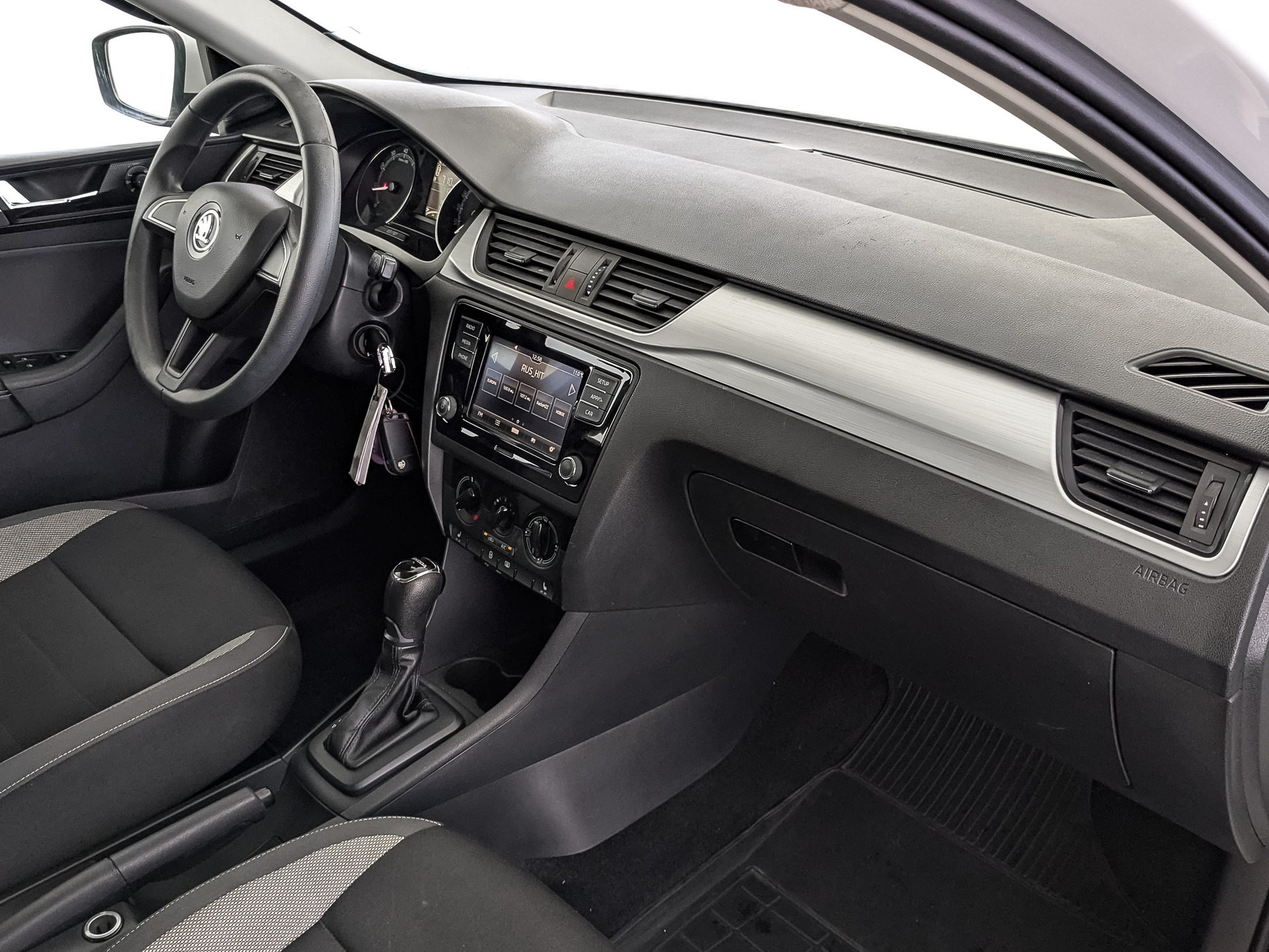 SKODA Rapid 1.60 (110 л.с), автомат, 2018, пробег 151 199 км