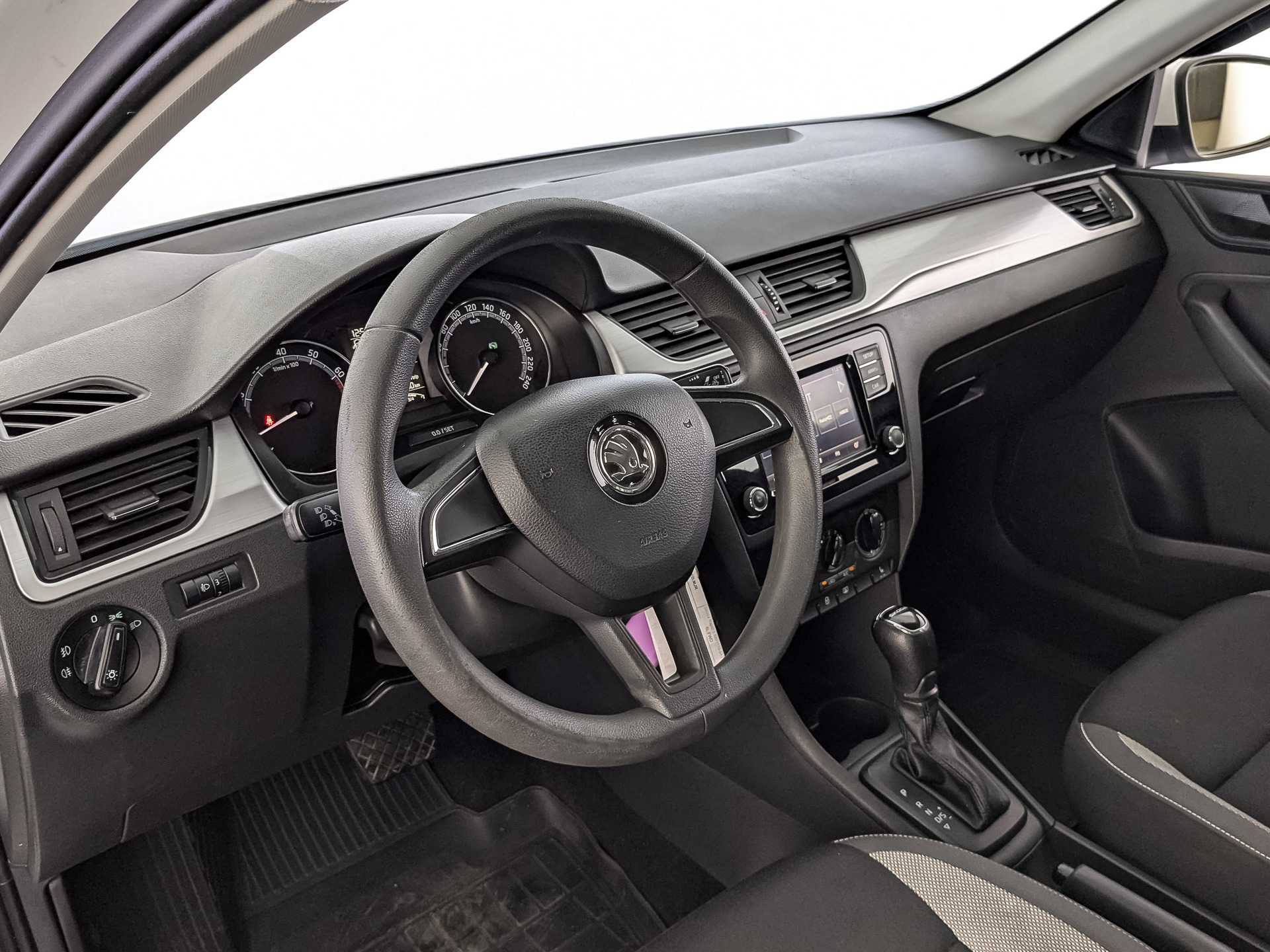 SKODA Rapid 1.60 (110 л.с), автомат, 2018, пробег 151 199 км