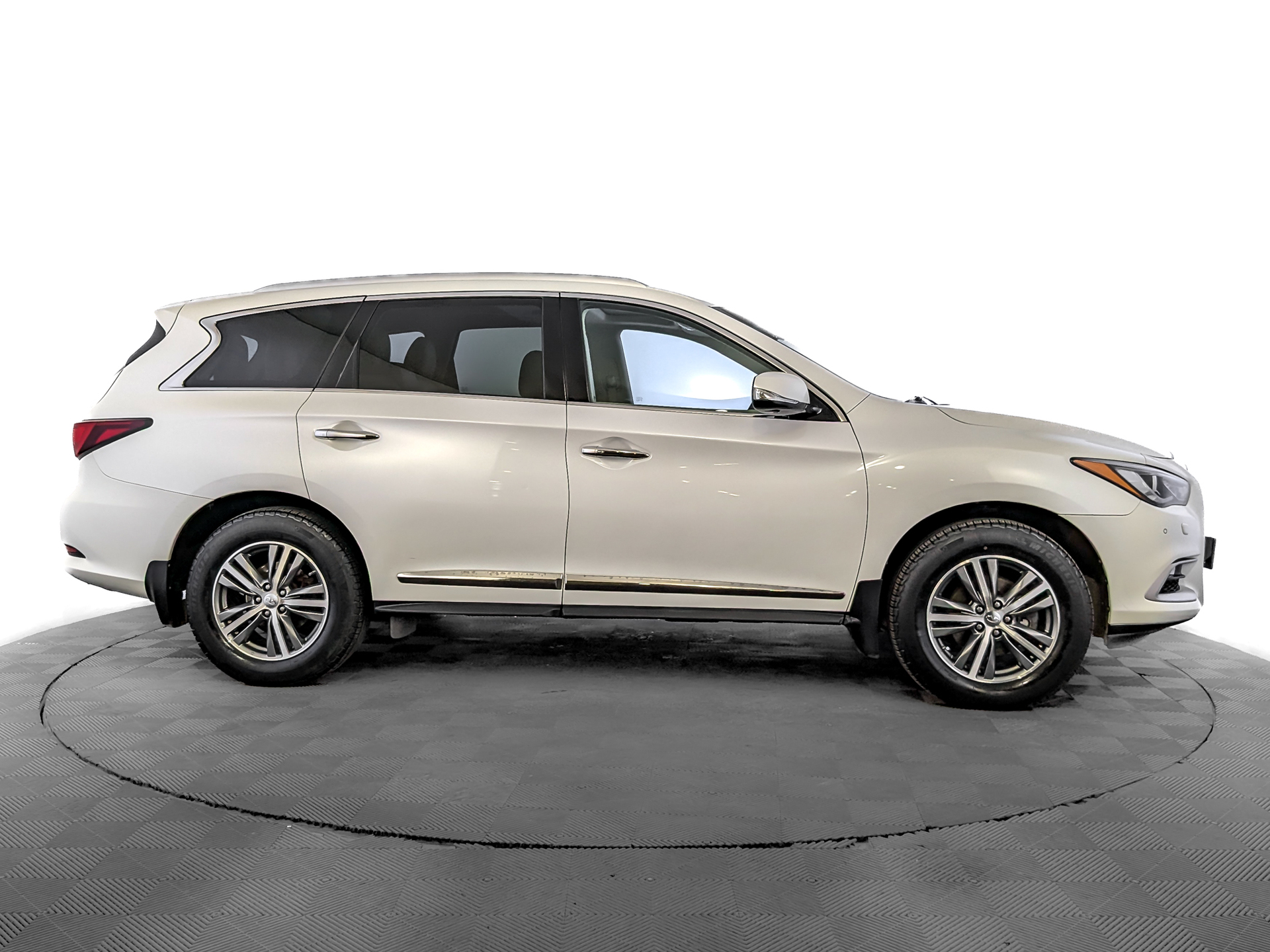 INFINITI QX60 3.50 (262 л.с), автомат, 2016, пробег 141 708 км