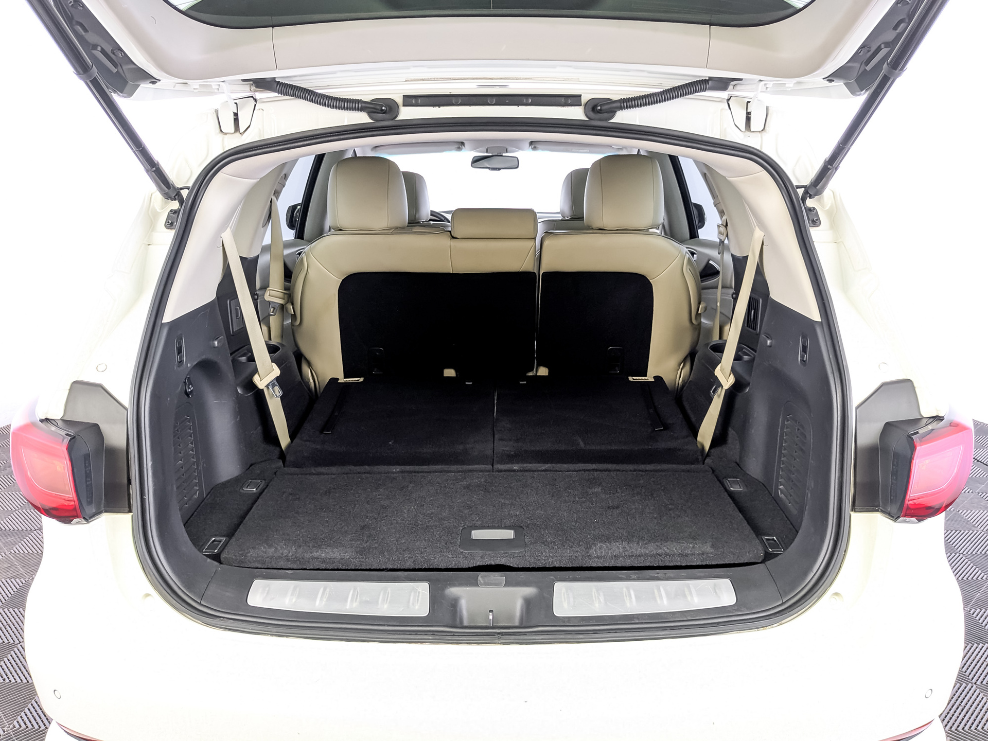 INFINITI QX60 3.50 (262 л.с), автомат, 2016, пробег 141 708 км