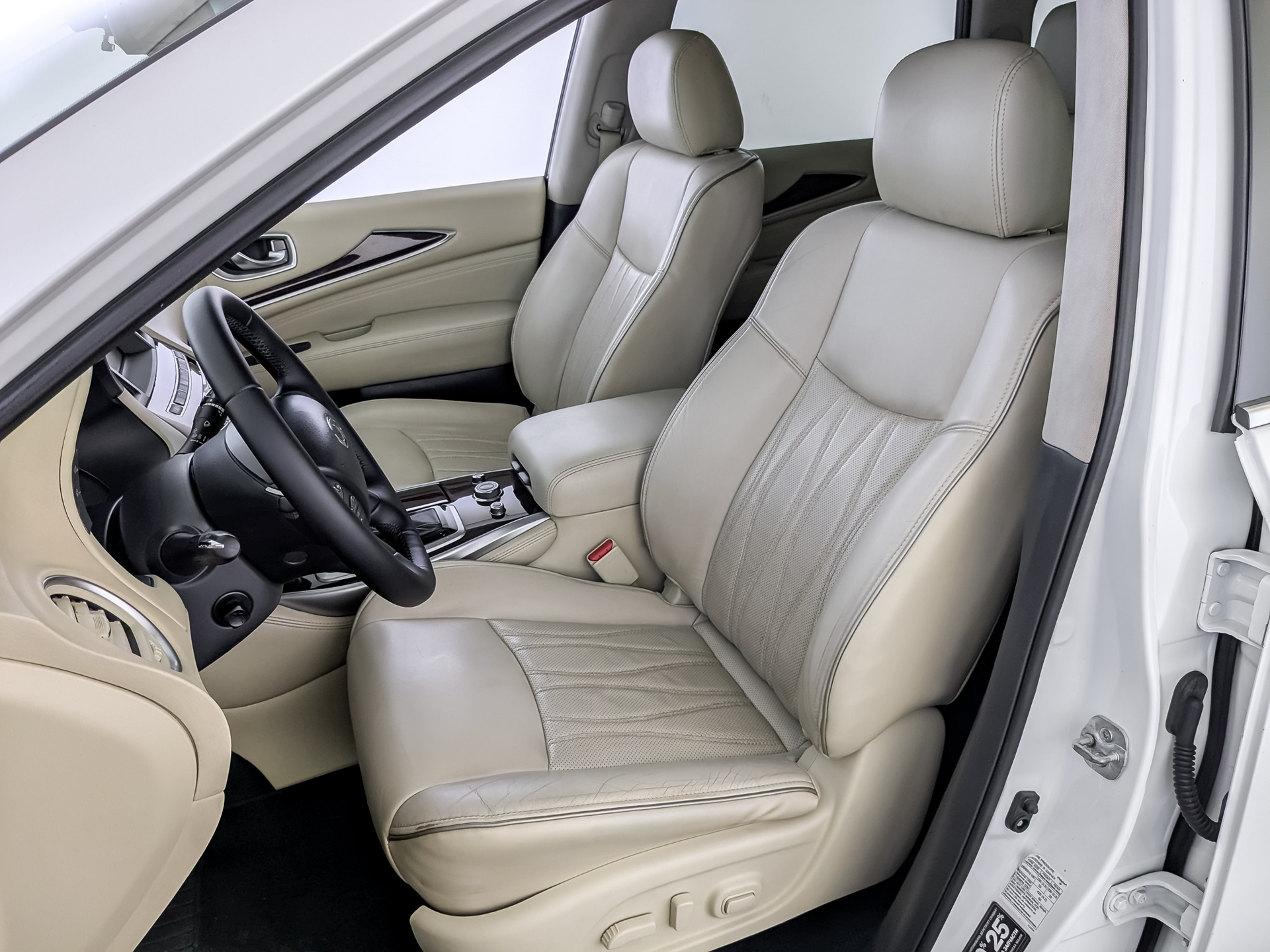 INFINITI QX60 3.50 (262 л.с), автомат, 2016, пробег 141 708 км