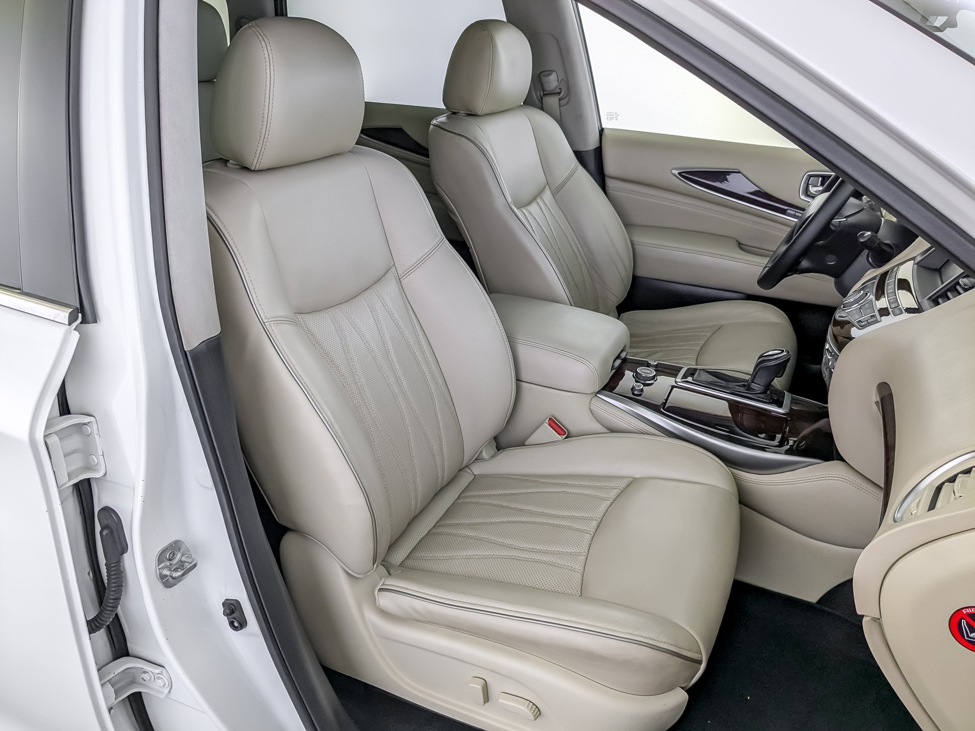 INFINITI QX60 3.50 (262 л.с), автомат, 2016, пробег 141 708 км