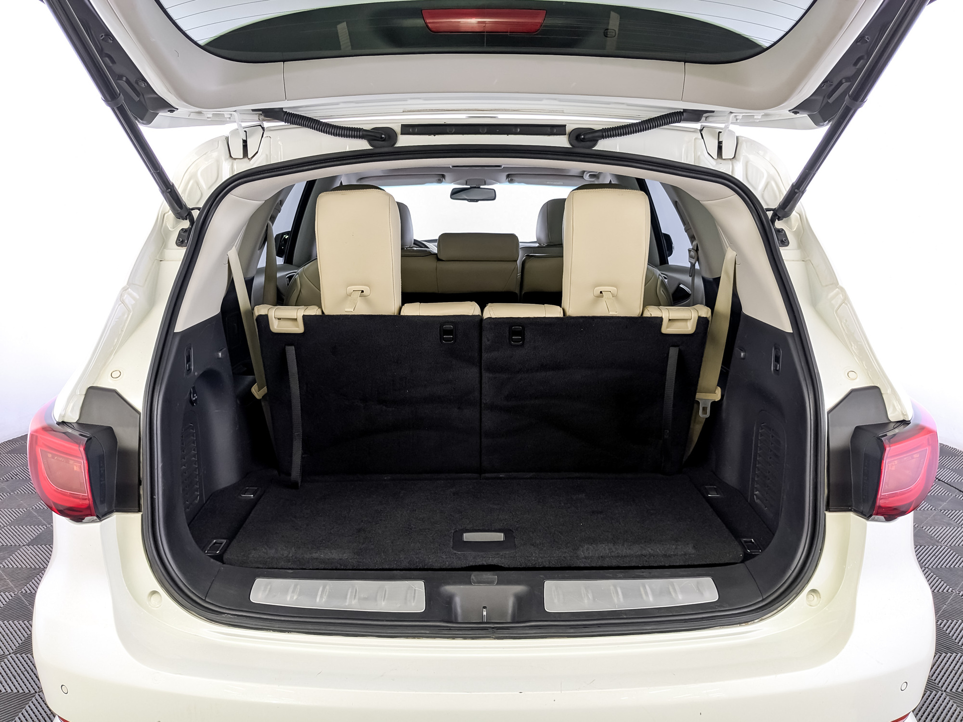 INFINITI QX60 3.50 (262 л.с), автомат, 2016, пробег 141 708 км