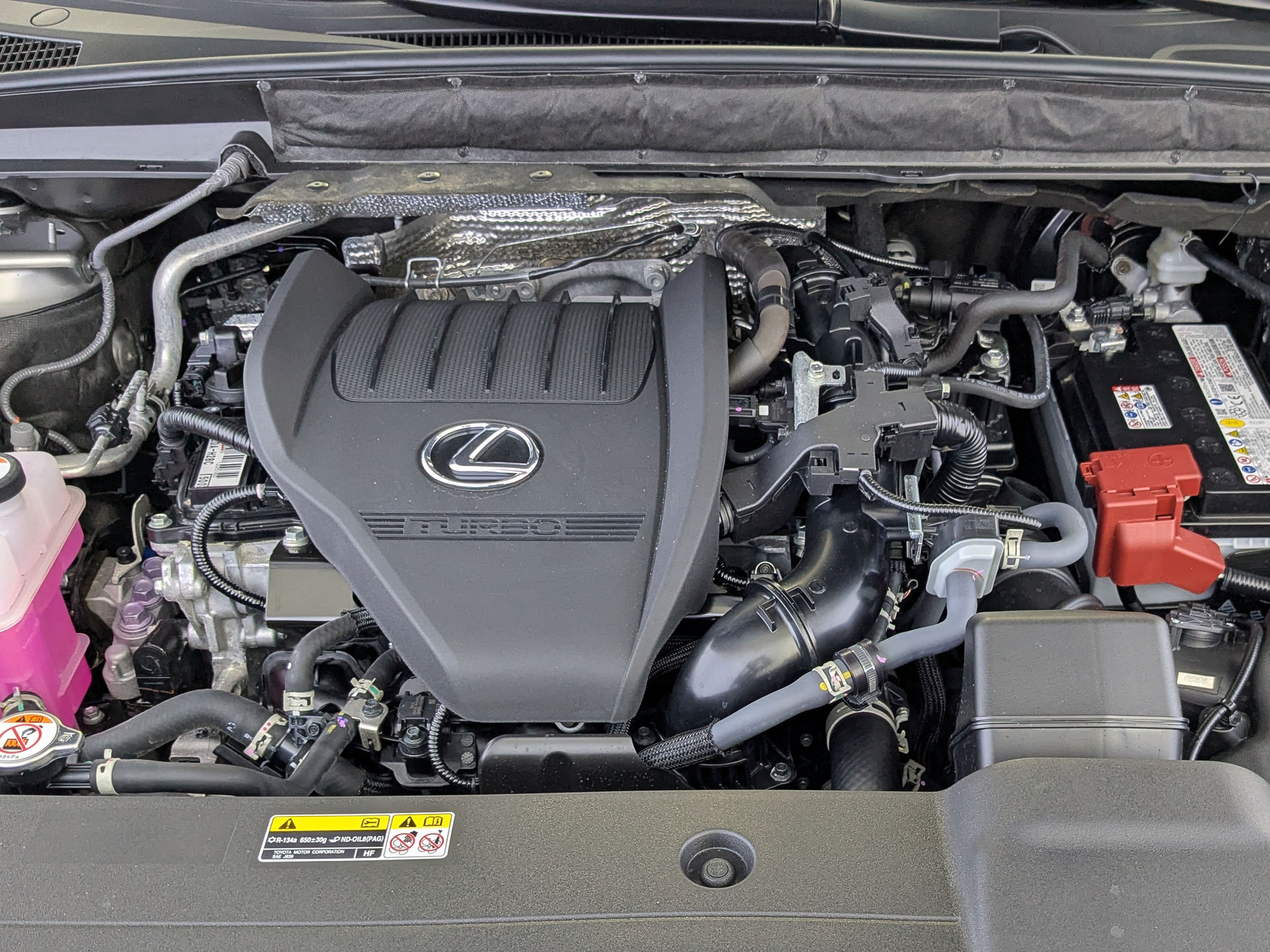 LEXUS RX 2.00 (248 л.с), автомат, 2025, пробег 14 995 км