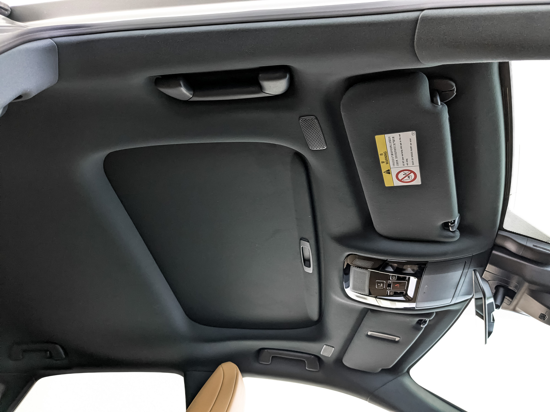 LEXUS RX 2.00 (248 л.с), автомат, 2025, пробег 14 995 км