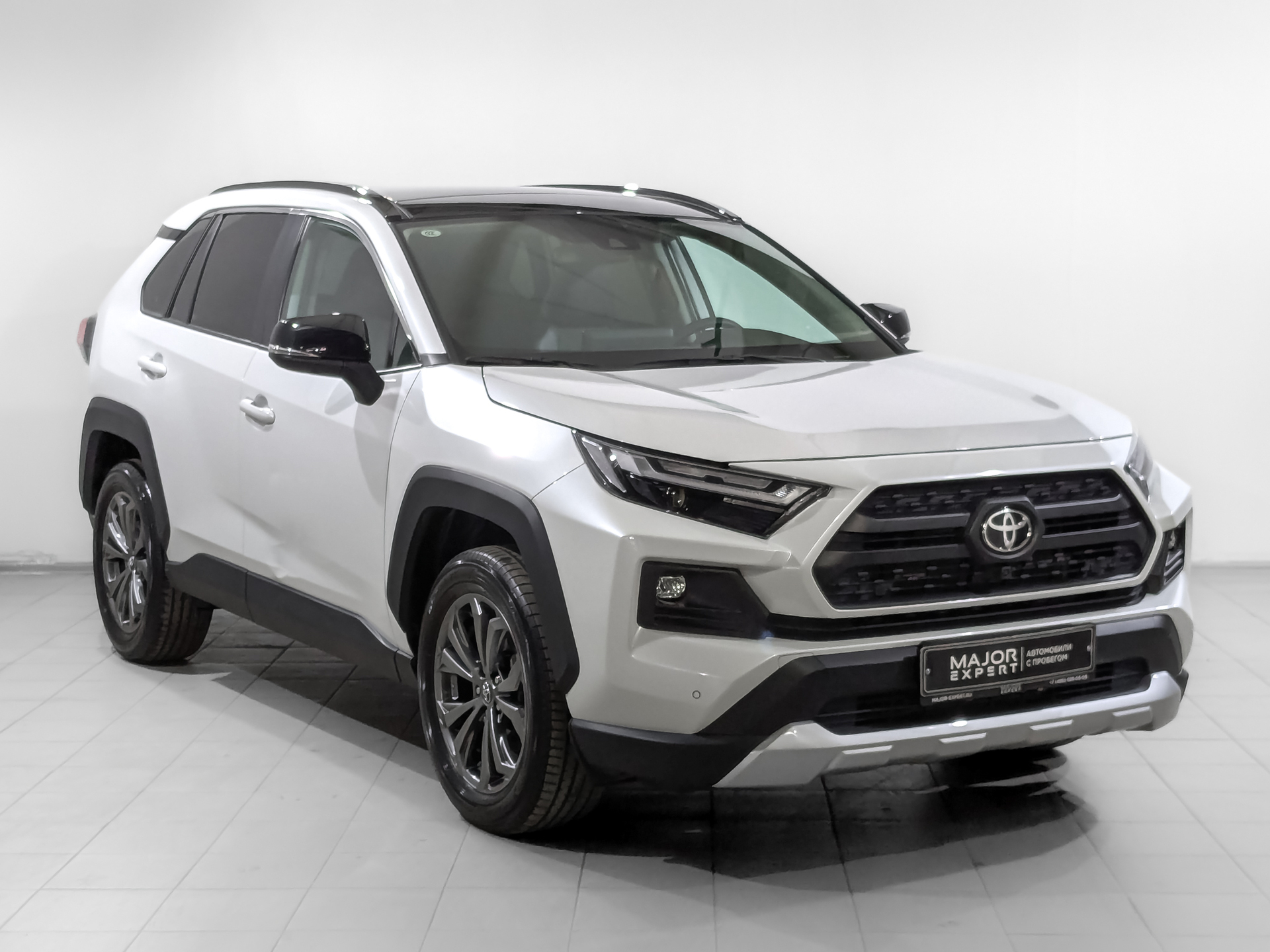 TOYOTA Rav-4 2.00 (171 л.с), автомат, 2025, пробег 3 933 км