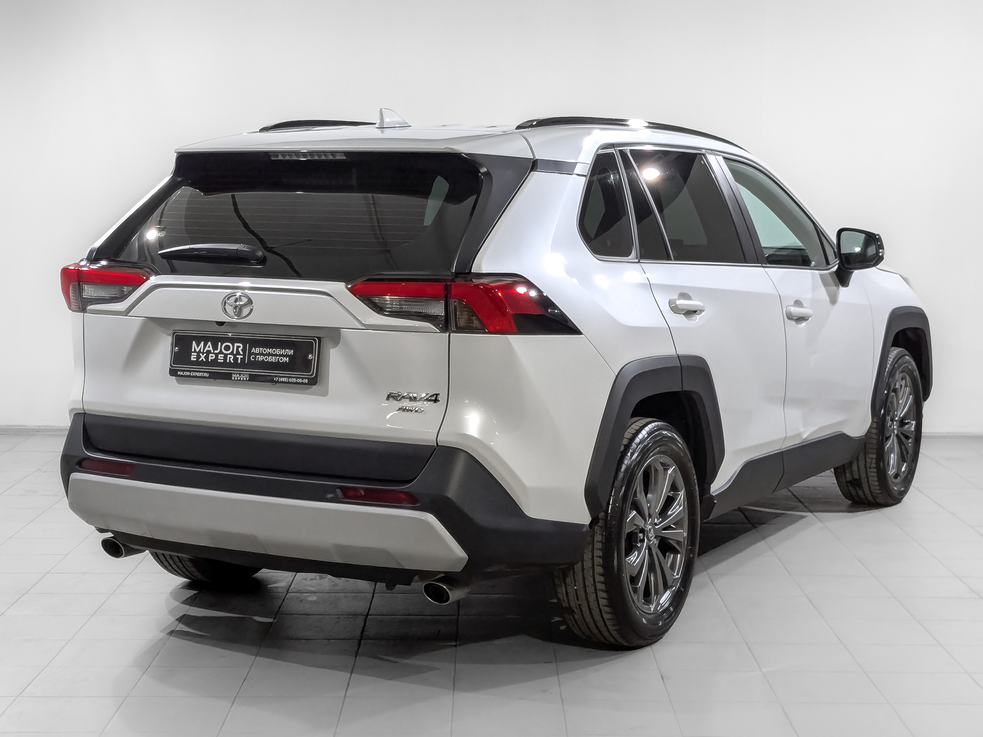 TOYOTA Rav-4 2.00 (171 л.с), автомат, 2025, пробег 3 933 км