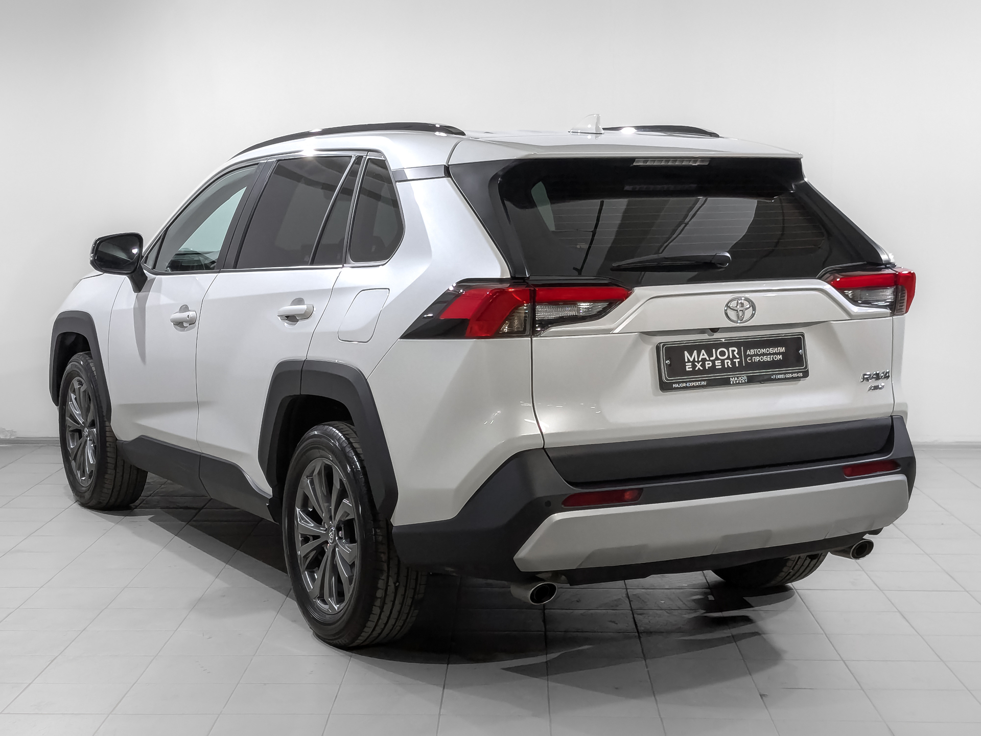 TOYOTA Rav-4 2.00 (171 л.с), автомат, 2025, пробег 3 933 км