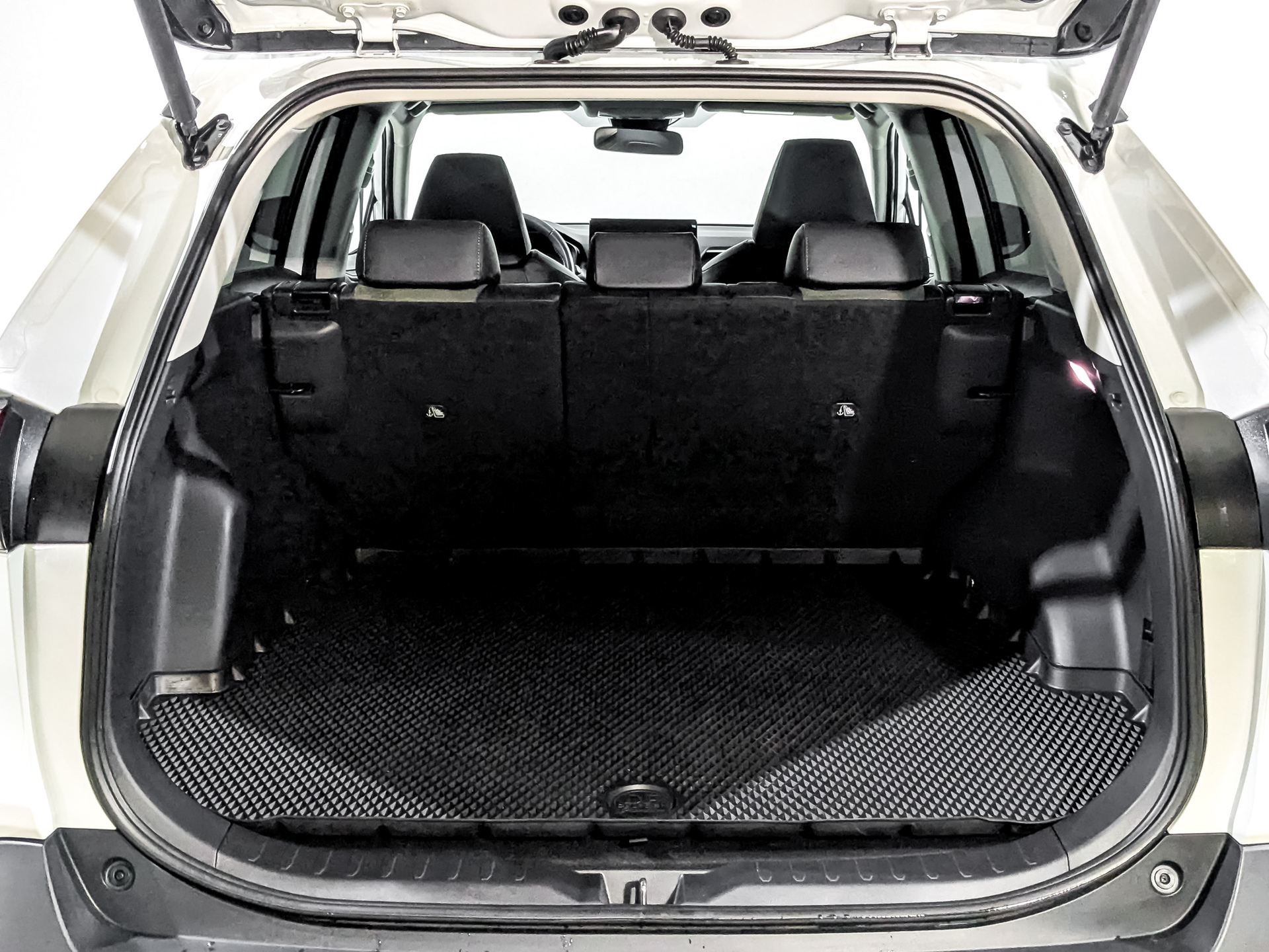 TOYOTA Rav-4 2.00 (171 л.с), автомат, 2025, пробег 3 933 км