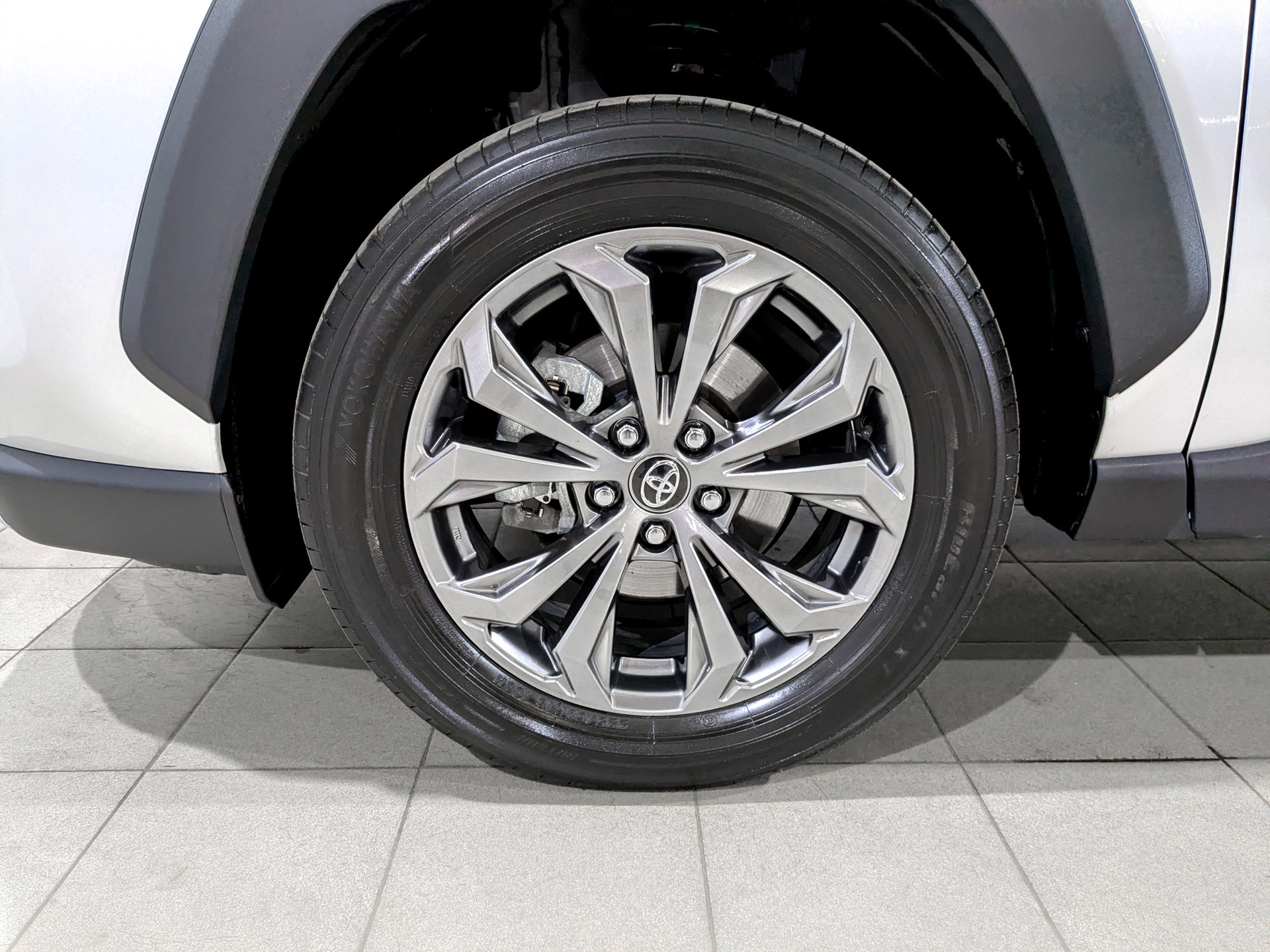 TOYOTA Rav-4 2.00 (171 л.с), автомат, 2025, пробег 3 933 км