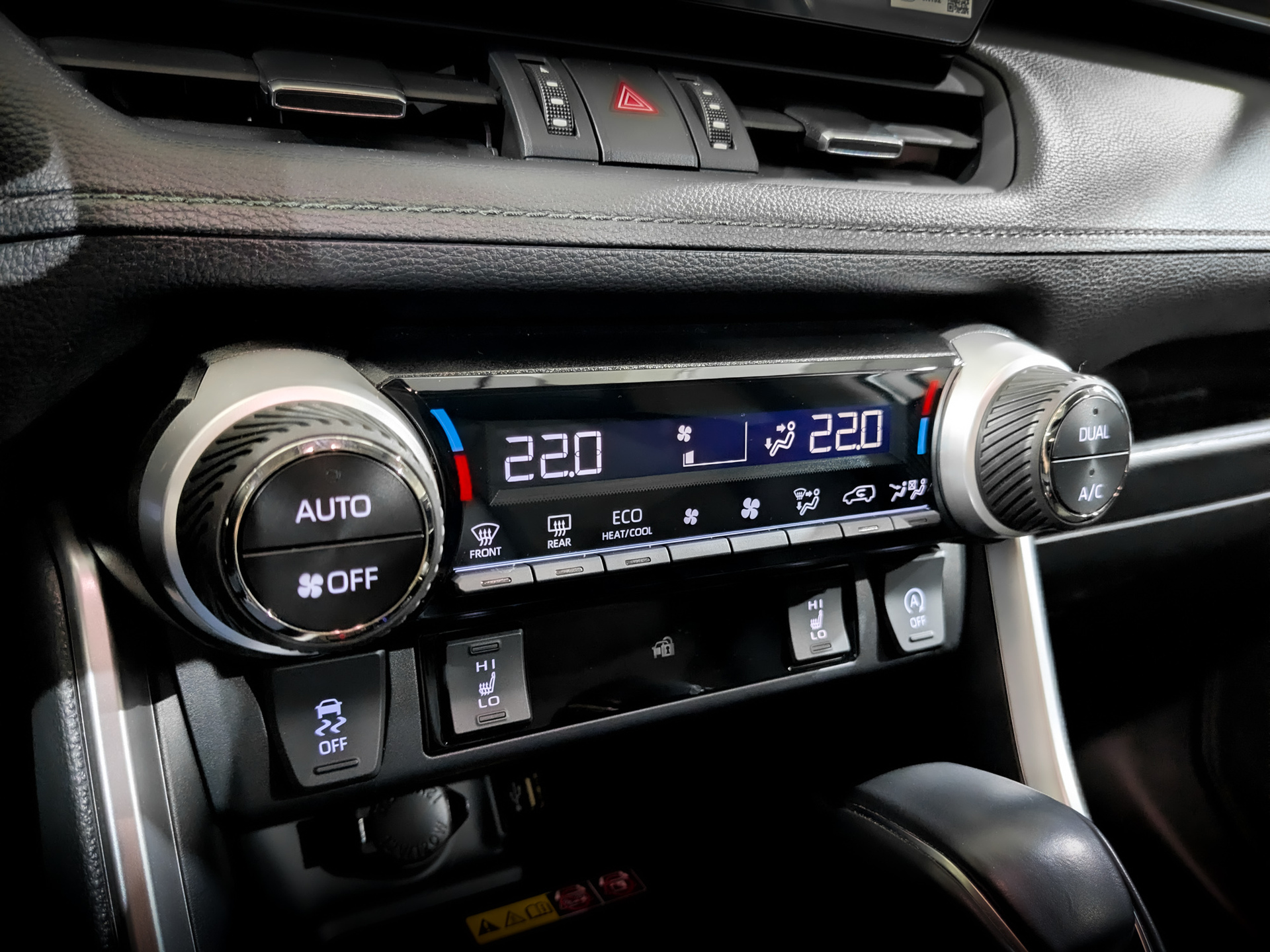 TOYOTA Rav-4 2.00 (171 л.с), автомат, 2025, пробег 3 933 км