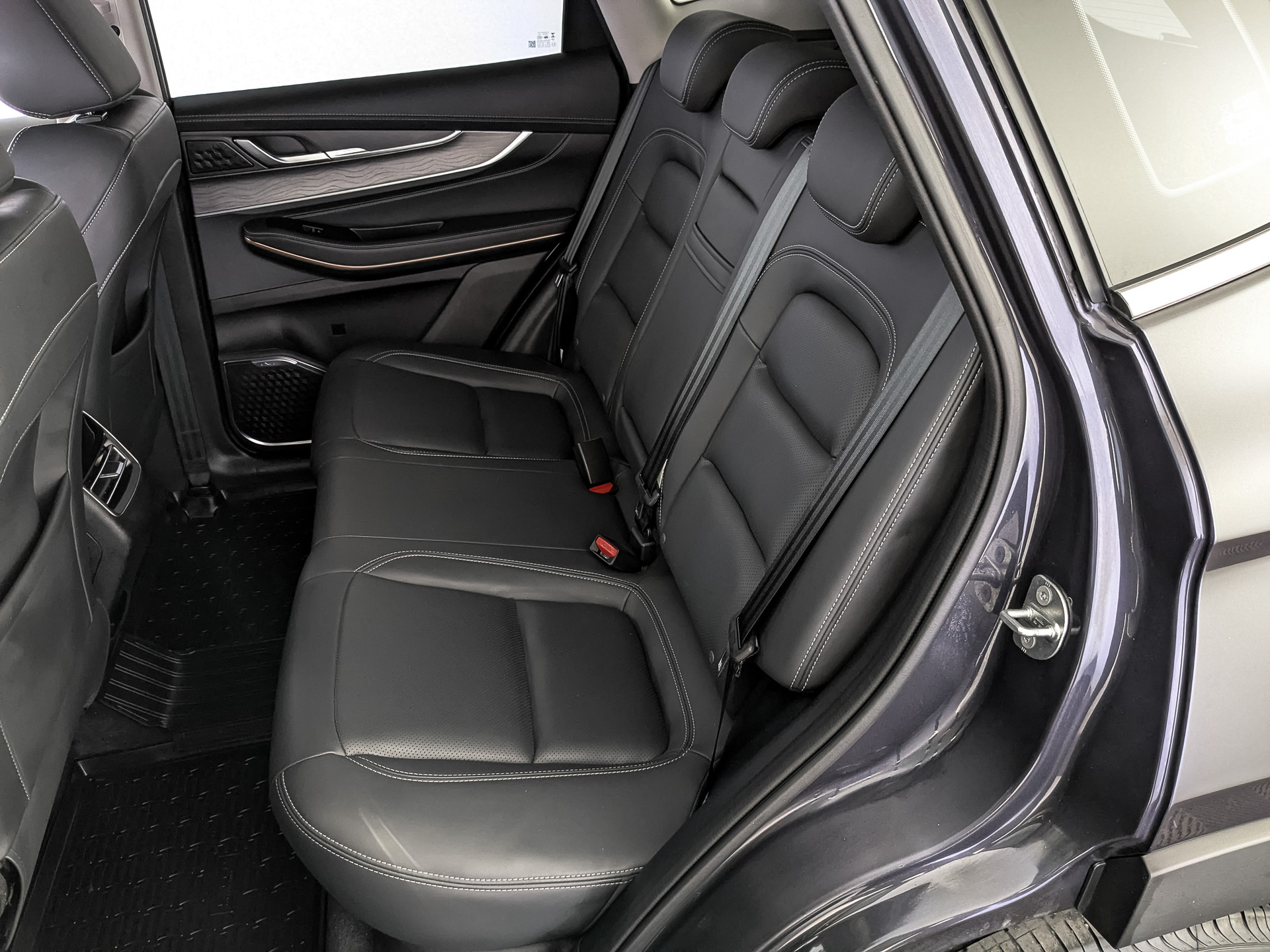 EXEED LX 1.50 (147 л.с), автомат, 2023, пробег 136 632 км