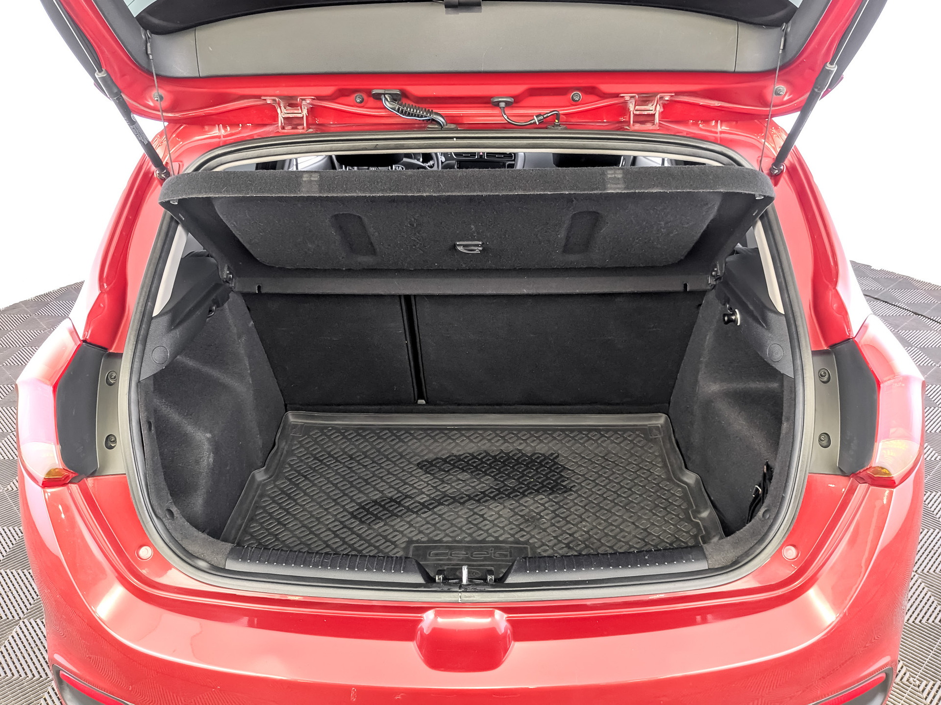 KIA Ceed 1.60 (129 л.с), автомат, 2014, пробег 234 366 км