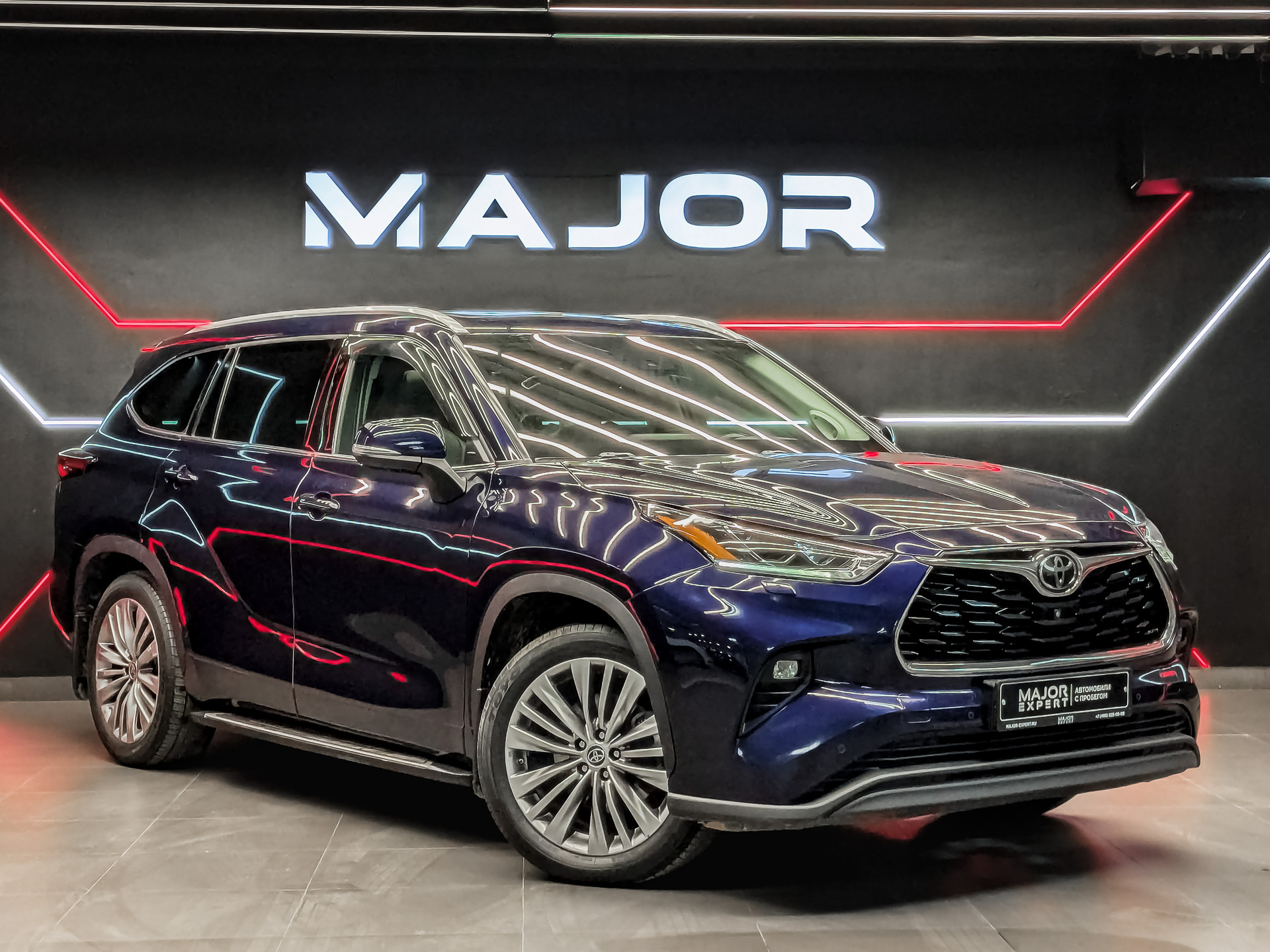 TOYOTA Highlander 3.50 (249 л.с), автомат, 2021, пробег 129 570 км