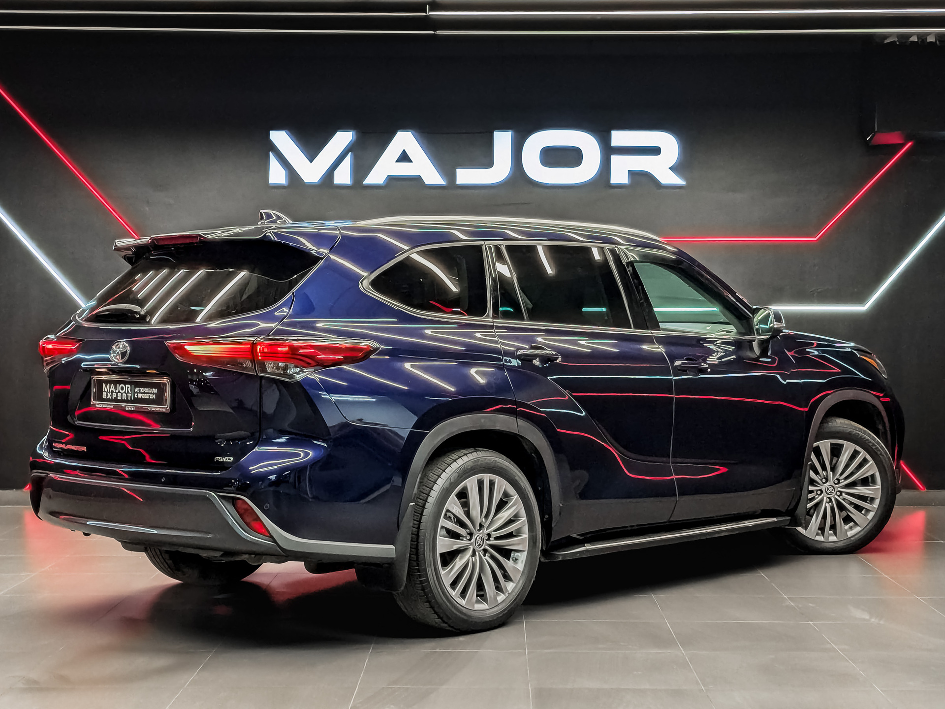 TOYOTA Highlander 3.50 (249 л.с), автомат, 2021, пробег 129 570 км