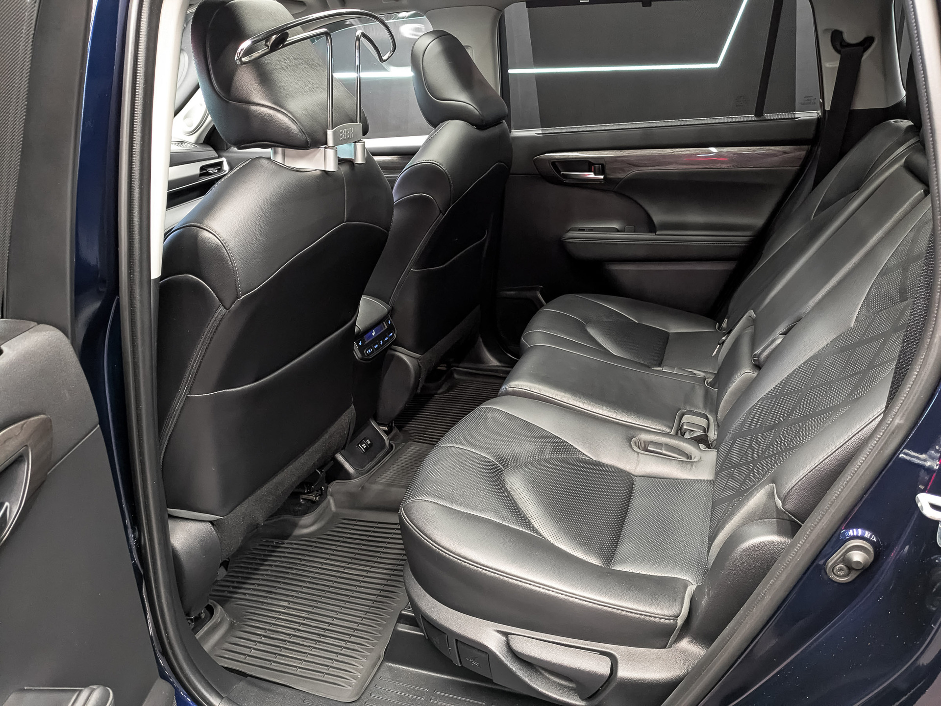 TOYOTA Highlander 3.50 (249 л.с), автомат, 2021, пробег 129 570 км