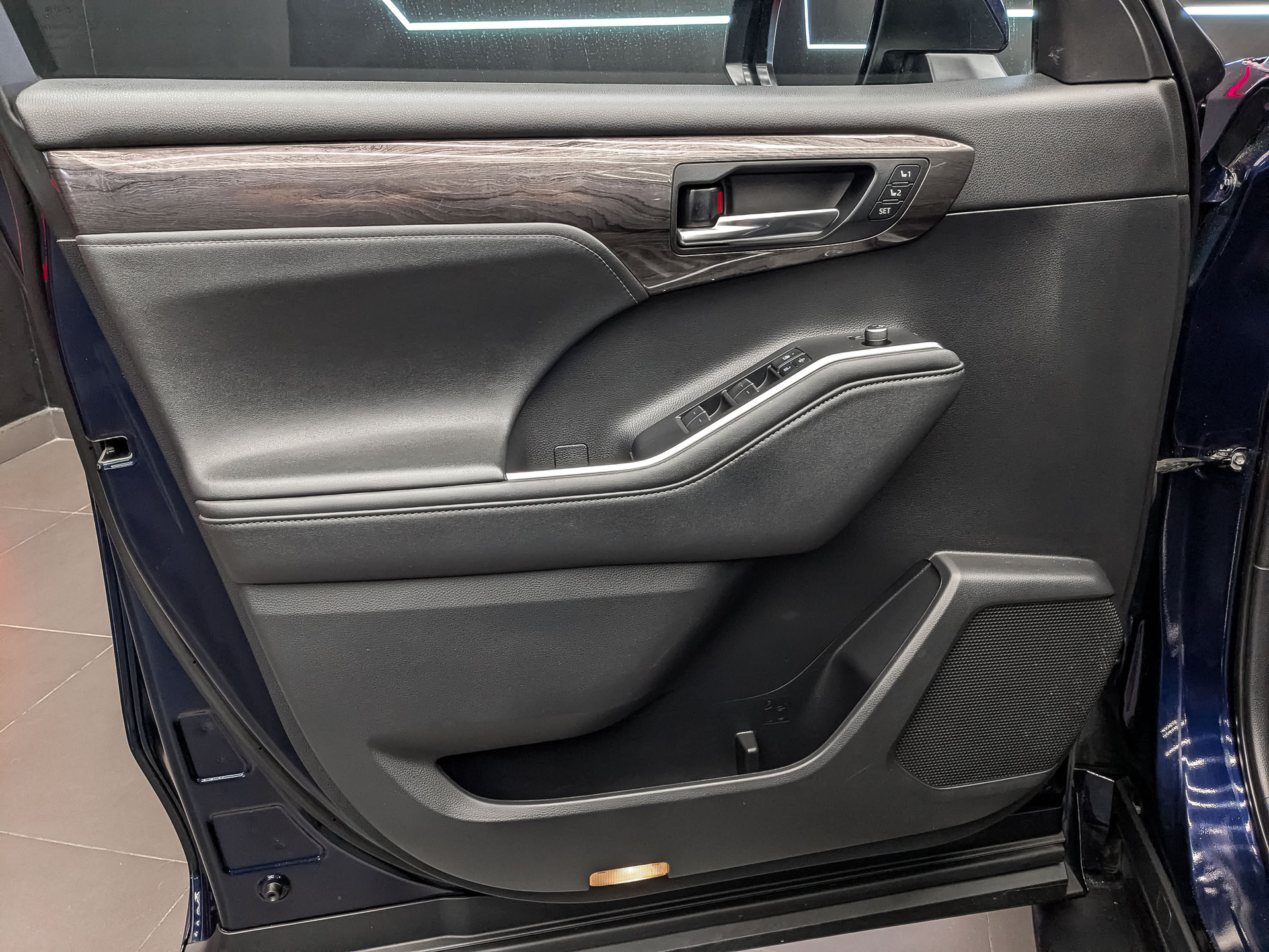 TOYOTA Highlander 3.50 (249 л.с), автомат, 2021, пробег 129 570 км