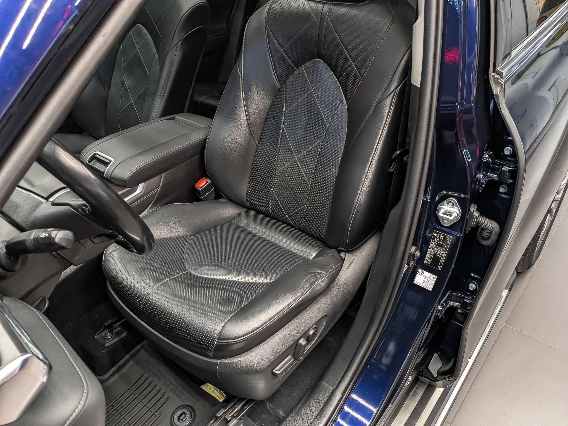 TOYOTA Highlander 3.50 (249 л.с), автомат, 2021, пробег 129 570 км