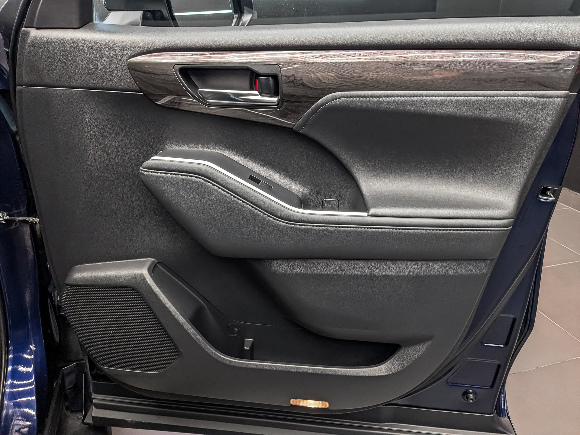 TOYOTA Highlander 3.50 (249 л.с), автомат, 2021, пробег 129 570 км