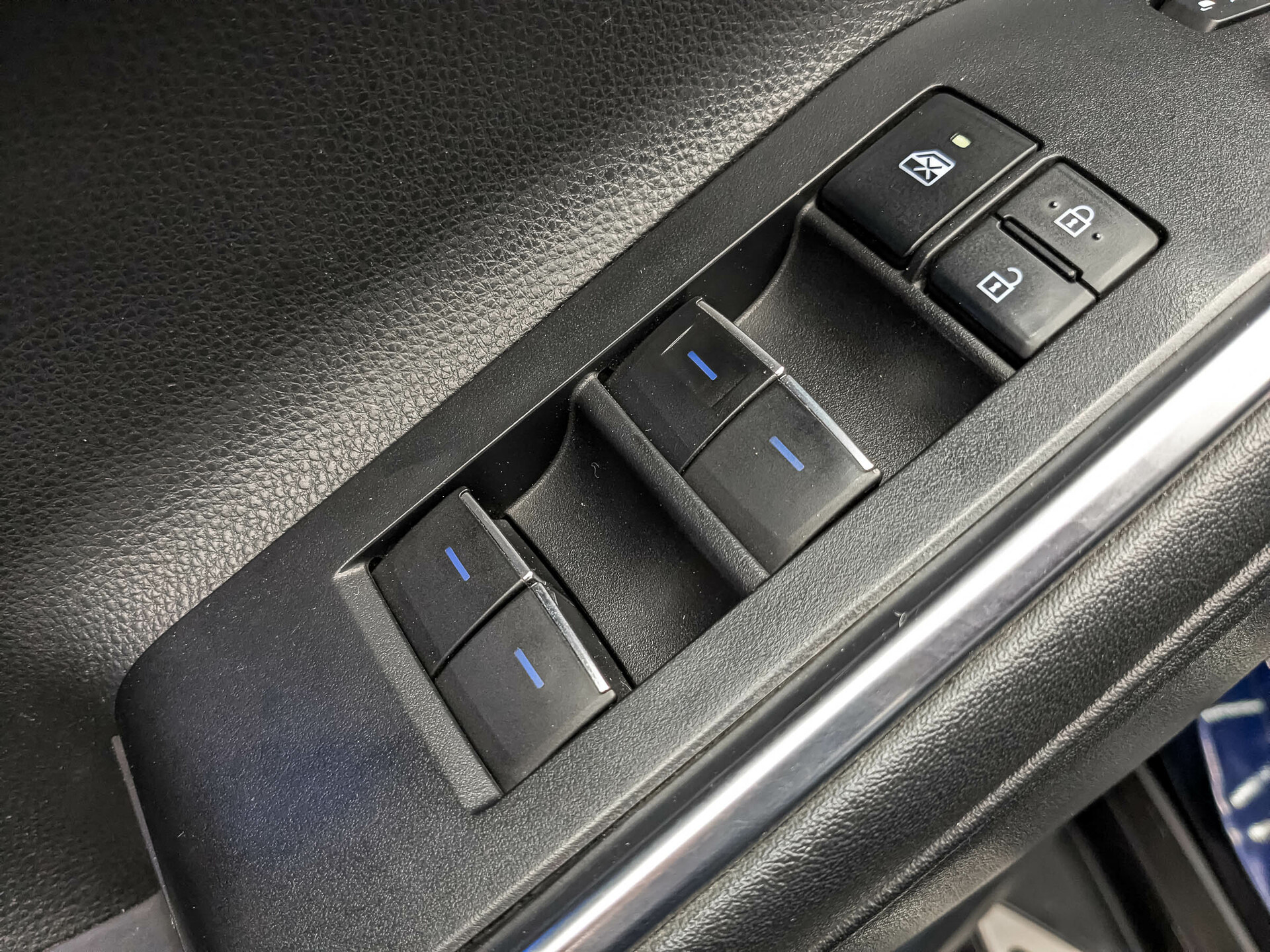 TOYOTA Highlander 3.50 (249 л.с), автомат, 2021, пробег 129 570 км