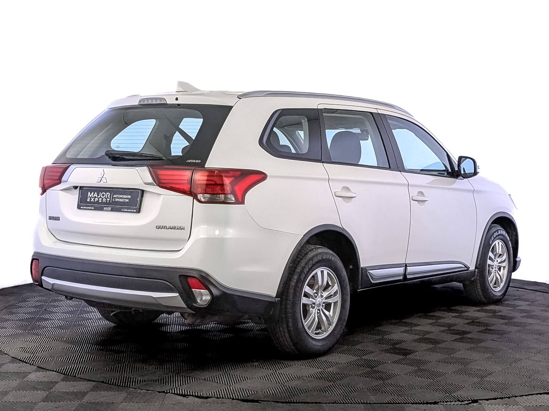 MITSUBISHI Outlander 2.00 (146 л.с), автомат, 2017, пробег 155 000 км