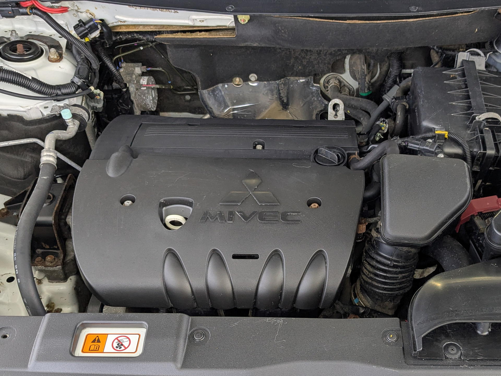 MITSUBISHI Outlander 2.00 (146 л.с), автомат, 2017, пробег 155 000 км