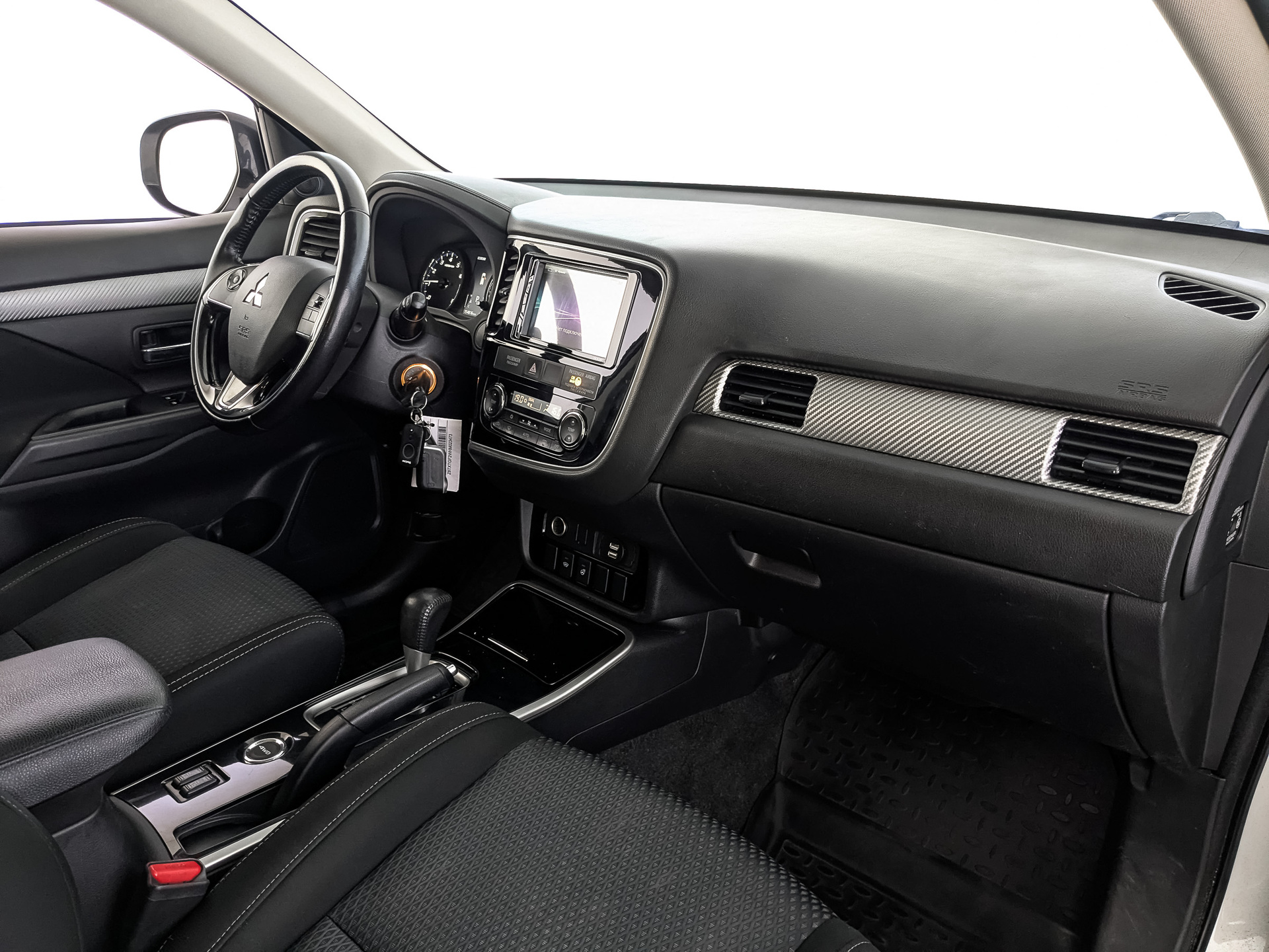 MITSUBISHI Outlander 2.00 (146 л.с), автомат, 2017, пробег 155 000 км