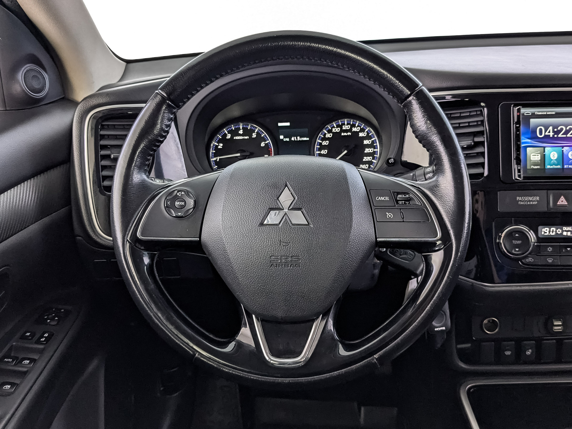 MITSUBISHI Outlander 2.00 (146 л.с), автомат, 2017, пробег 155 000 км