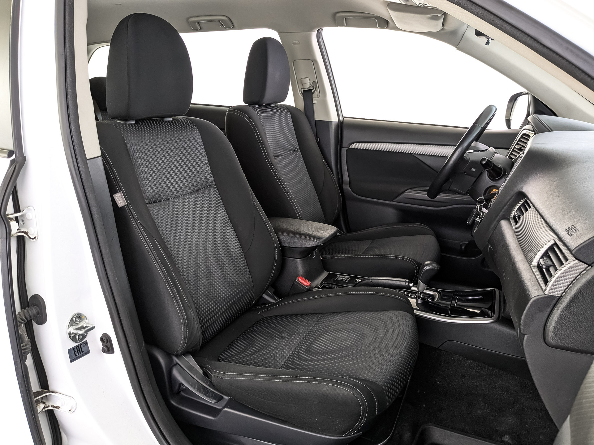 MITSUBISHI Outlander 2.00 (146 л.с), автомат, 2017, пробег 155 000 км