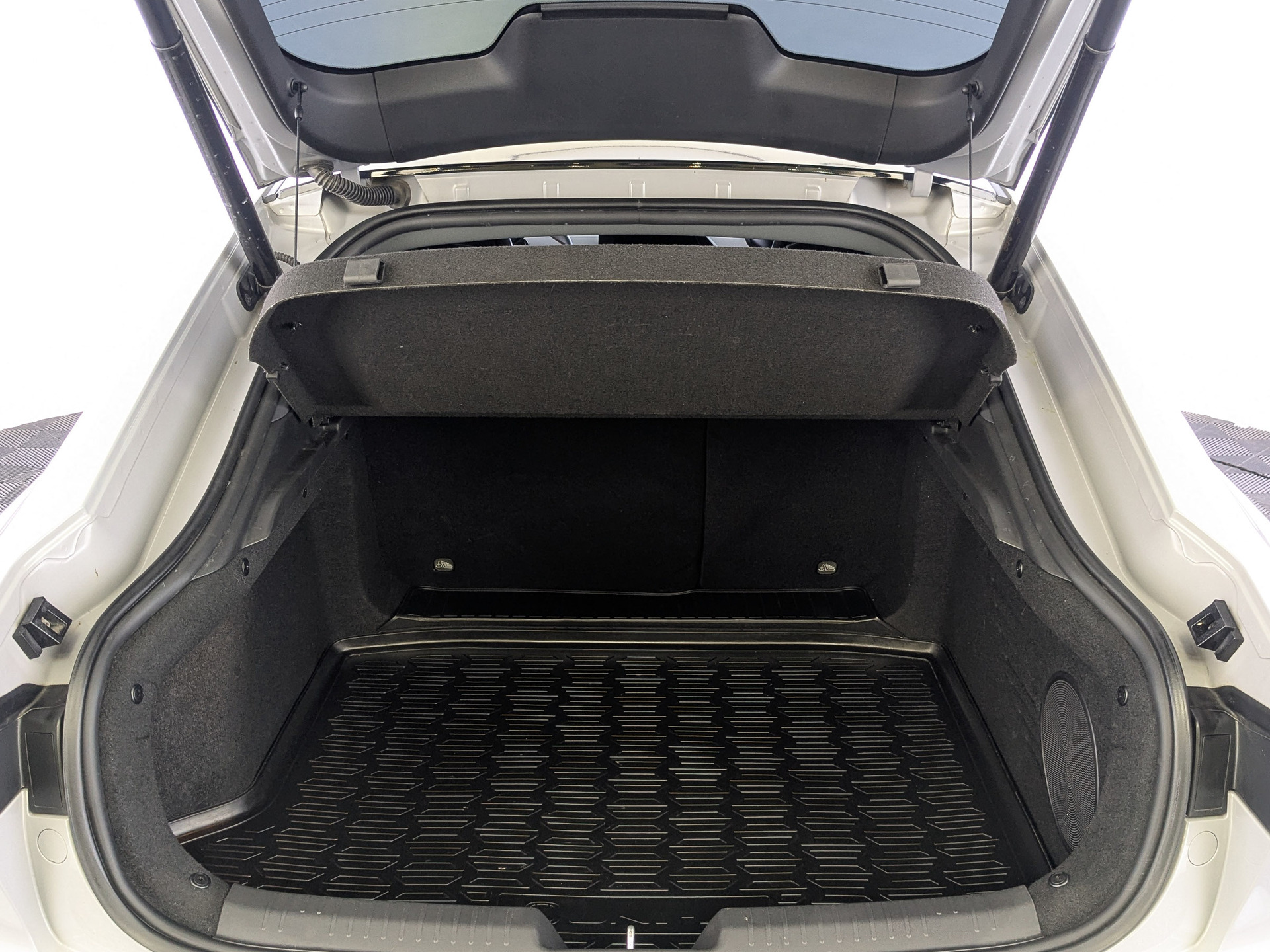 CHANGAN UNI-V 1.50 (181 л.с), автомат, 2023, пробег 86 774 км