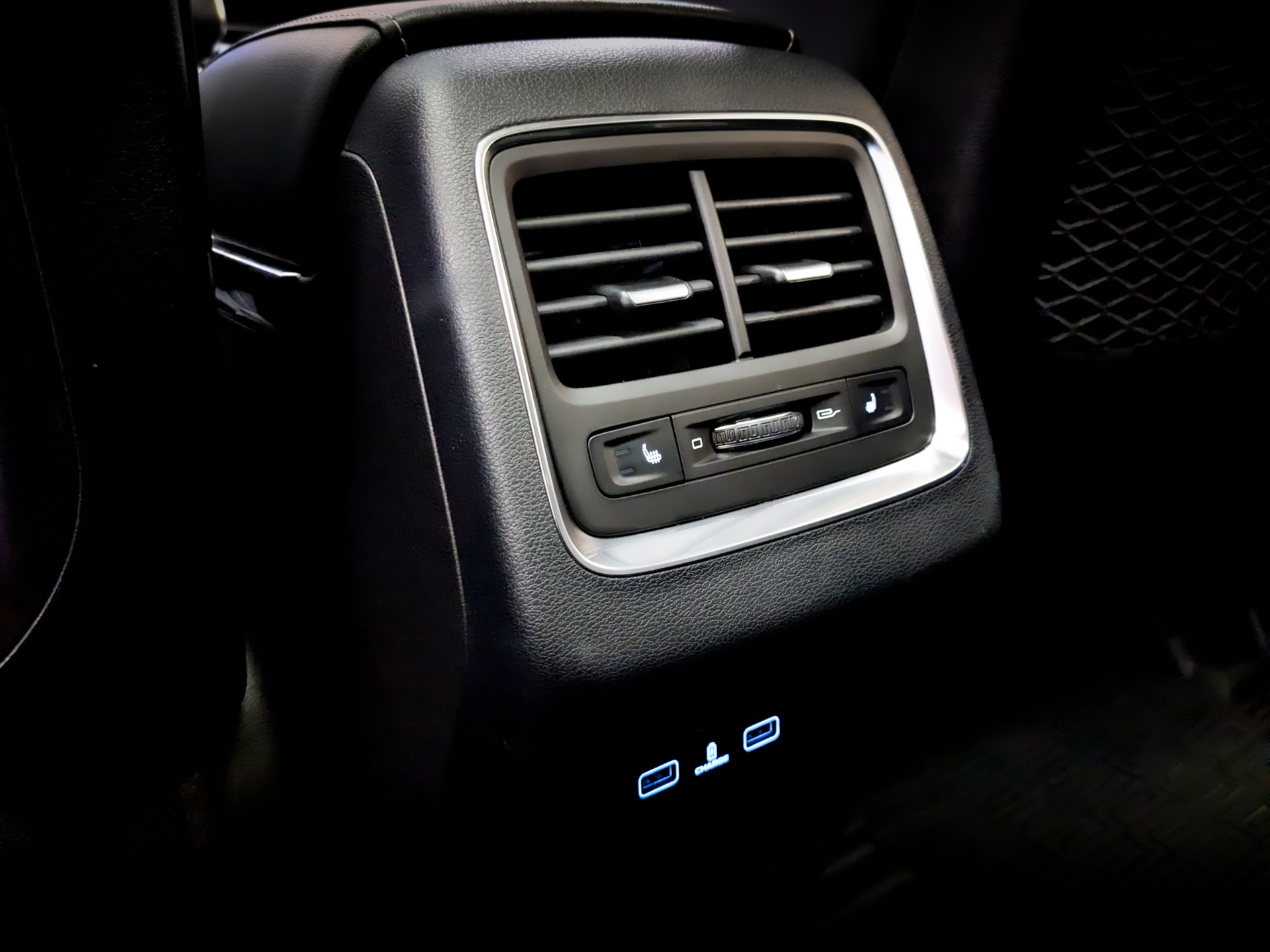 GEELY Atlas Pro 1.50 (177 л.с), автомат, 2023, пробег 53 080 км