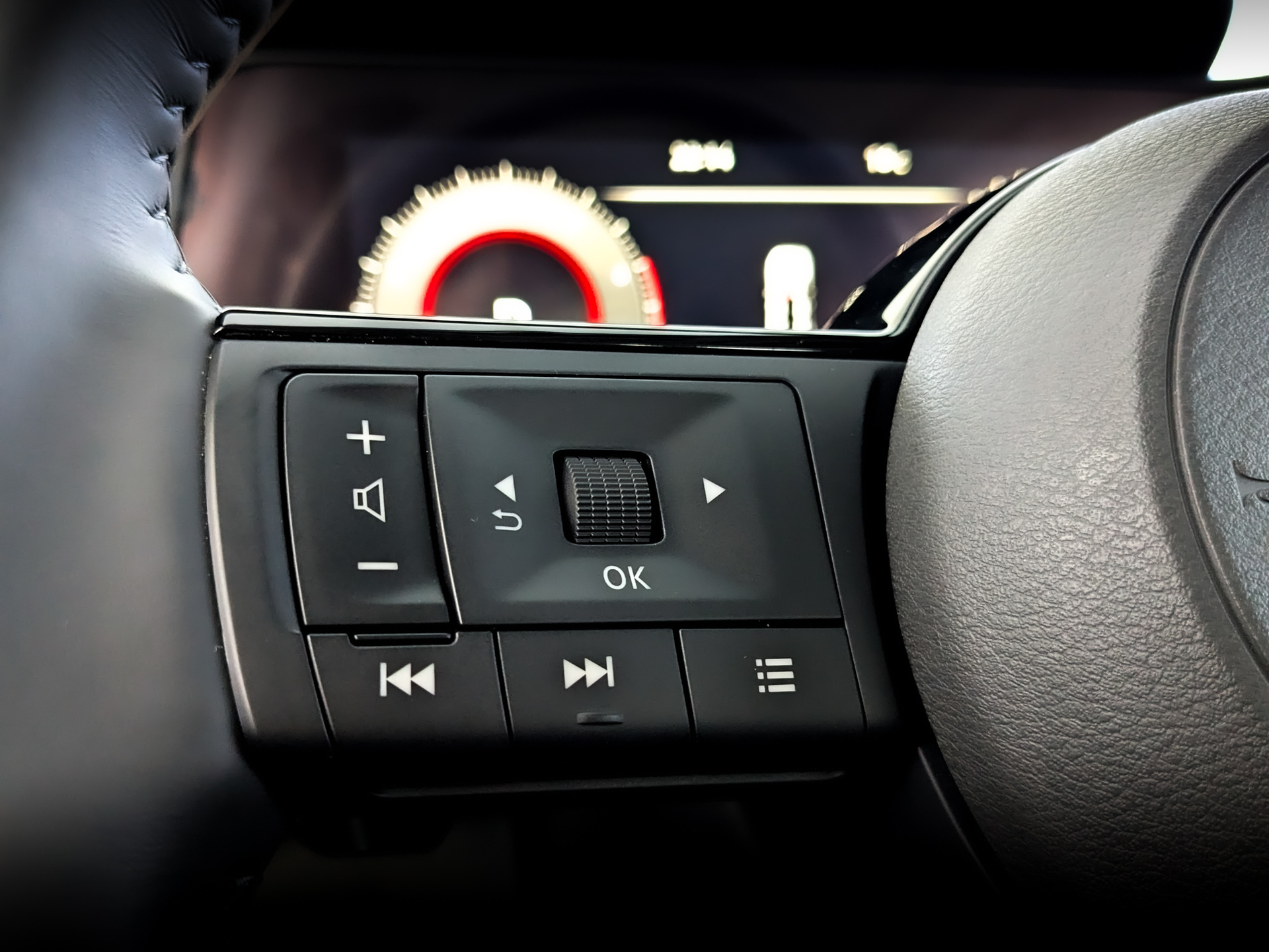 NISSAN PathFinder 2.00 (252 л.с), автомат, 2024, пробег 5 475 км
