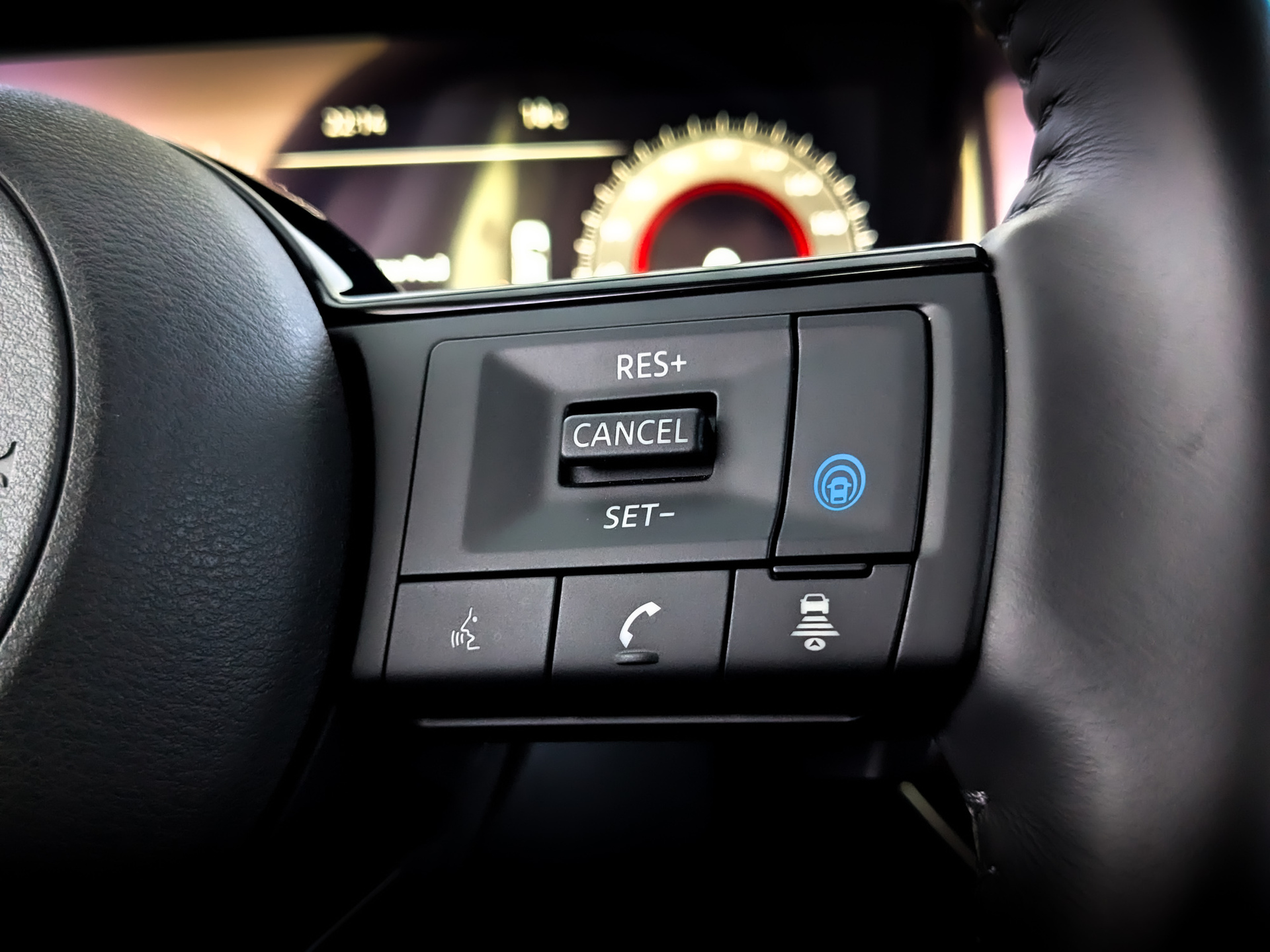 NISSAN PathFinder 2.00 (252 л.с), автомат, 2024, пробег 5 475 км