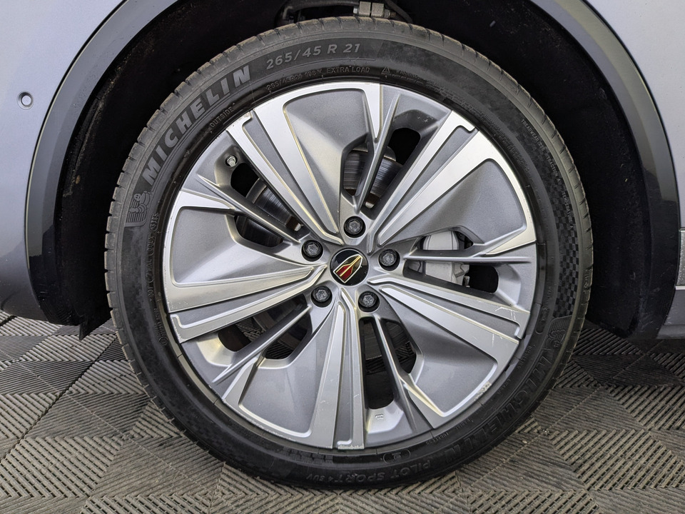 Фото Hongqi E-HS9 с пробегом 37005 км