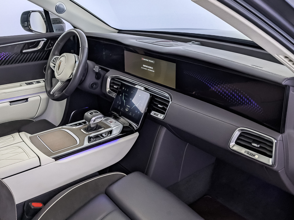 Фото Hongqi E-HS9 с пробегом 37005 км