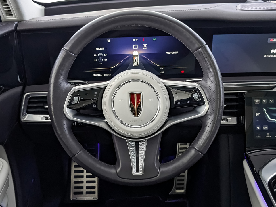 Фото Hongqi E-HS9 с пробегом 37005 км