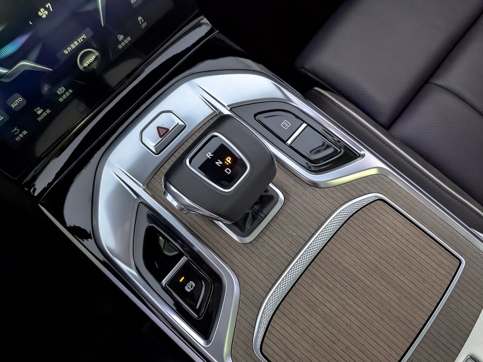 Фото Hongqi E-HS9 с пробегом 37005 км