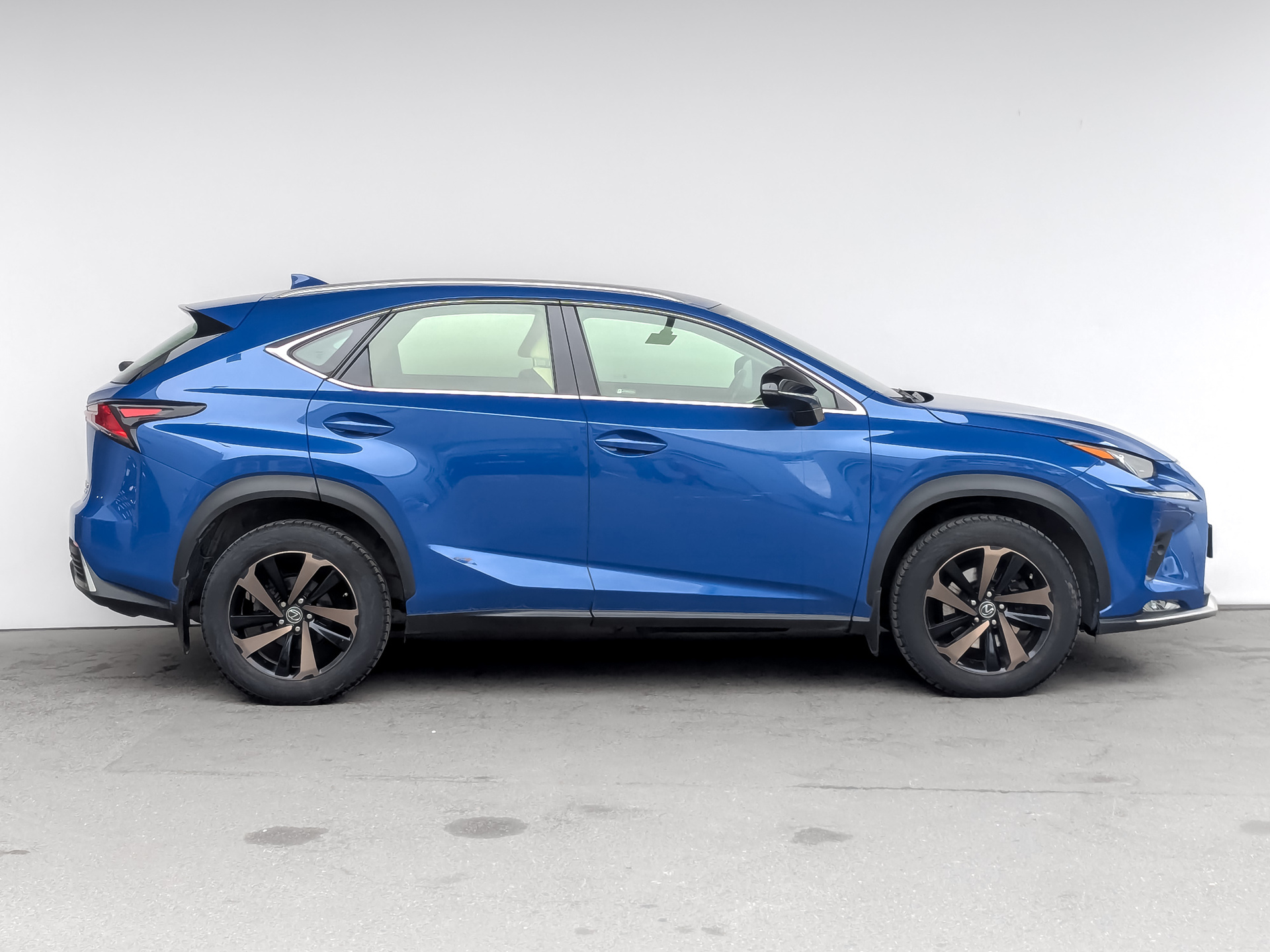 LEXUS NX 2.00 (150 л.с), автомат, 2020, пробег 36 960 км