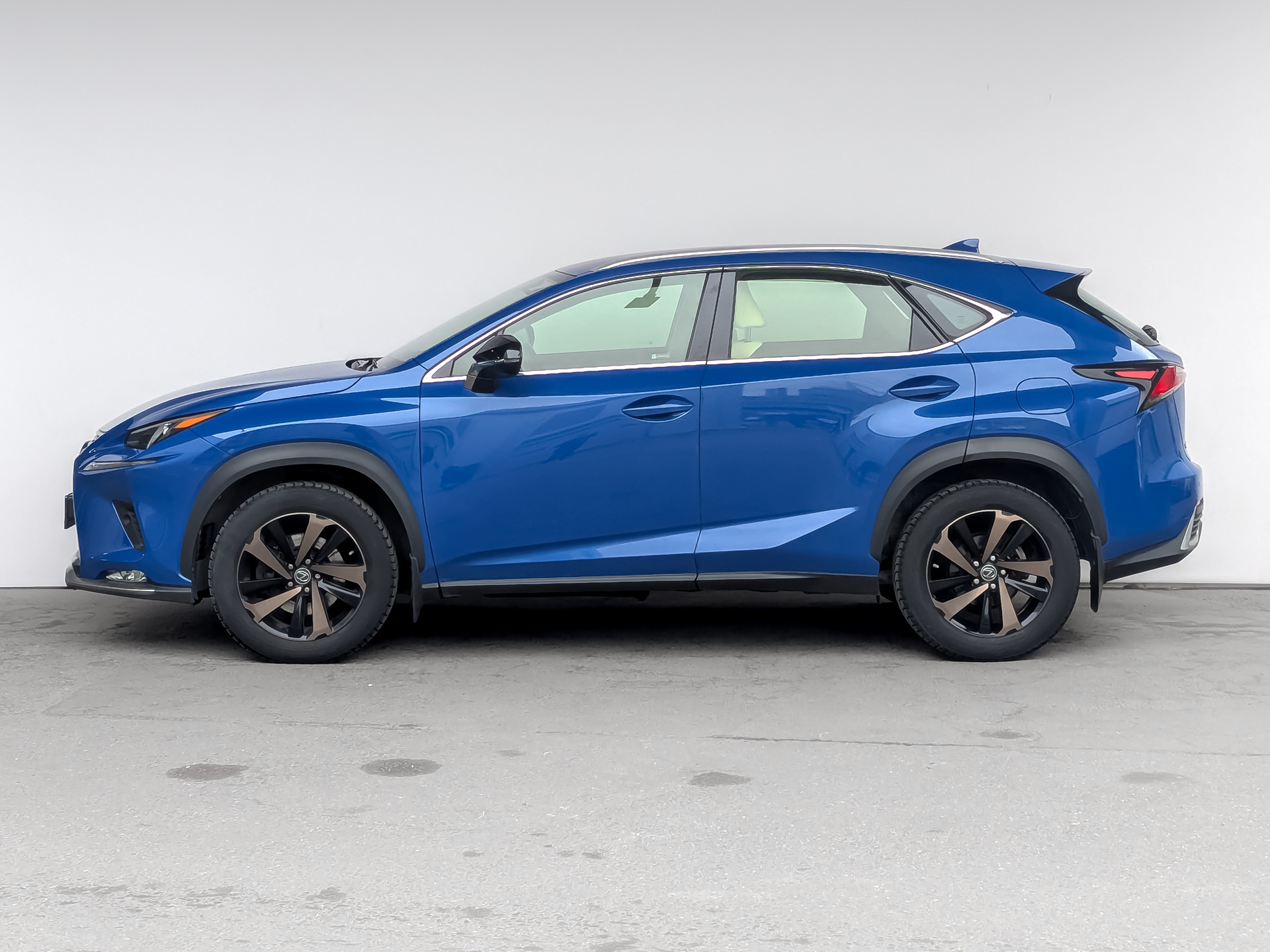 LEXUS NX 2.00 (150 л.с), автомат, 2020, пробег 36 960 км
